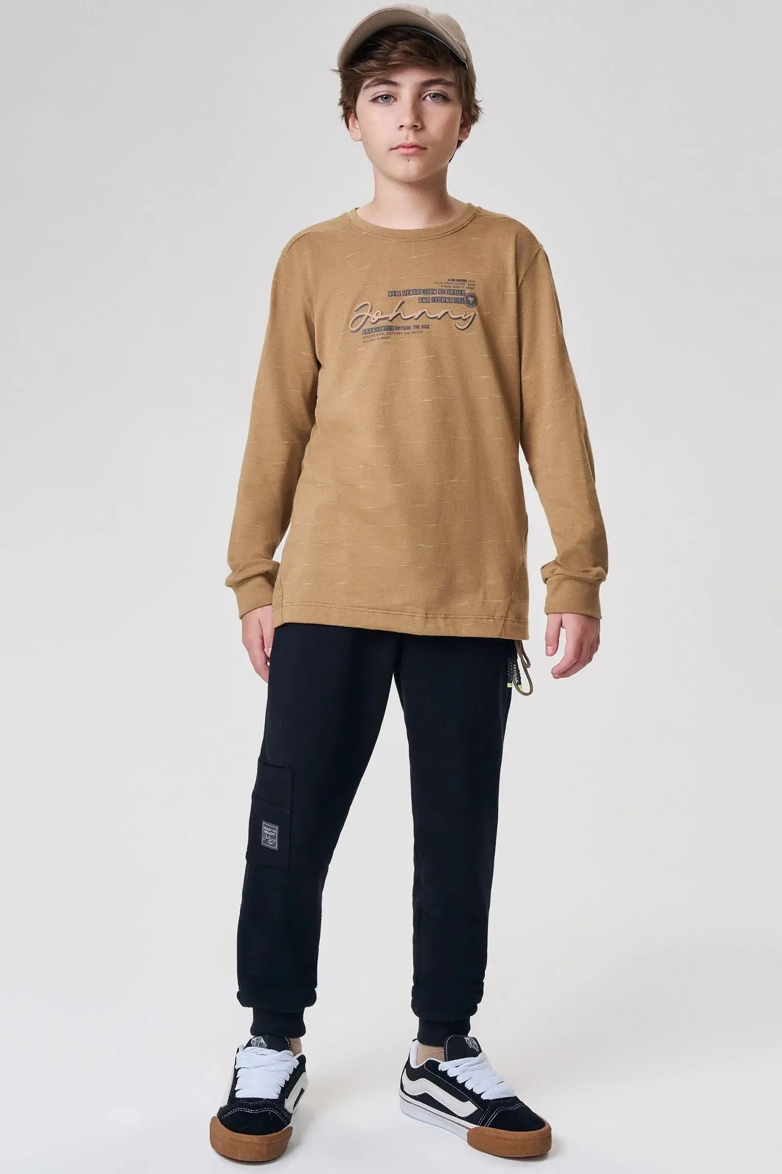 Conjunto de Camiseta em Malha Jet e Calça em Moletom sem Pelúcia 90609 Johnny Fox Teen Menino