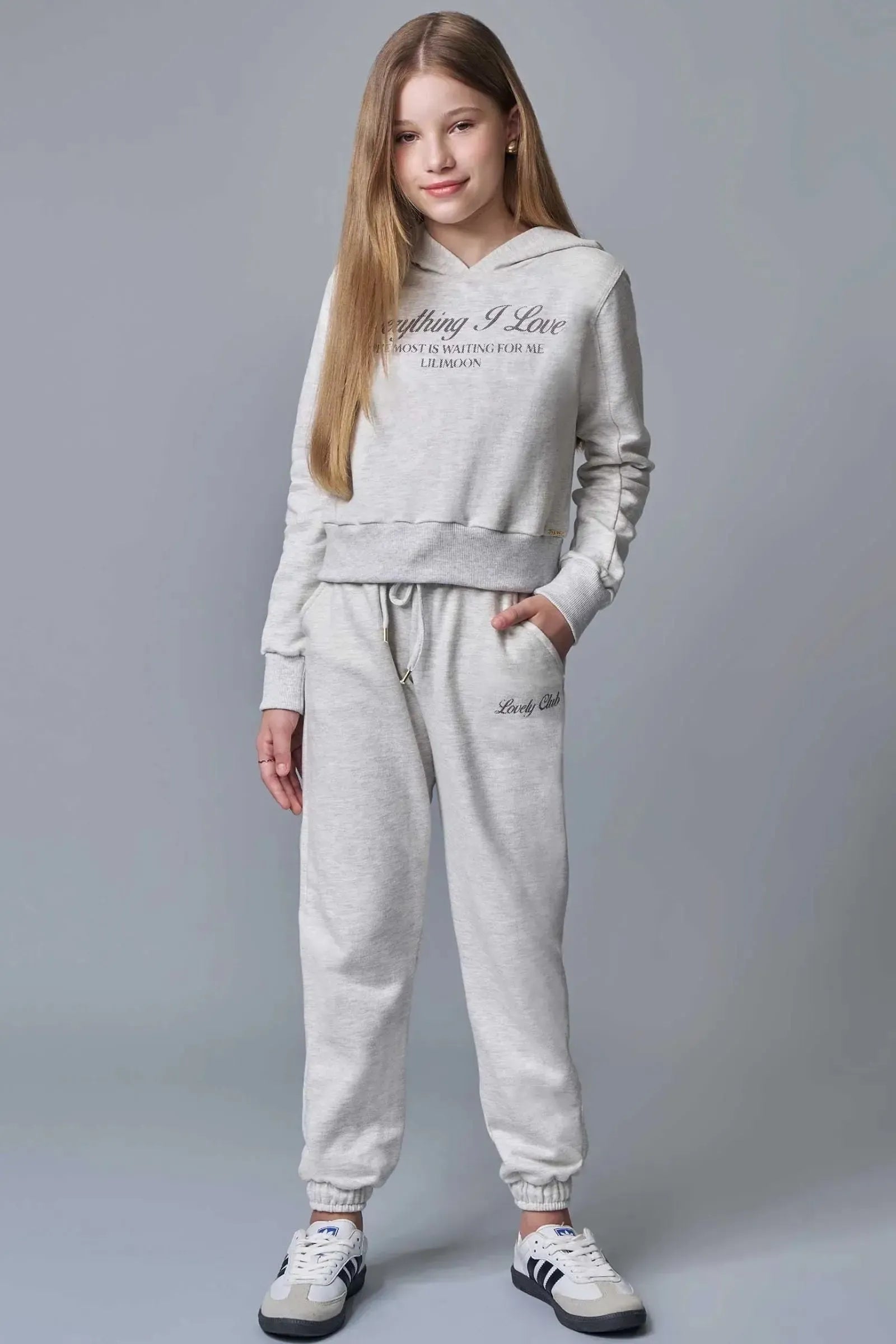 Conjunto de Blusão Boxy com Capuz e Calça Jogger em Moletom com Pelúcia 91715 Lilimoon Teen Menina