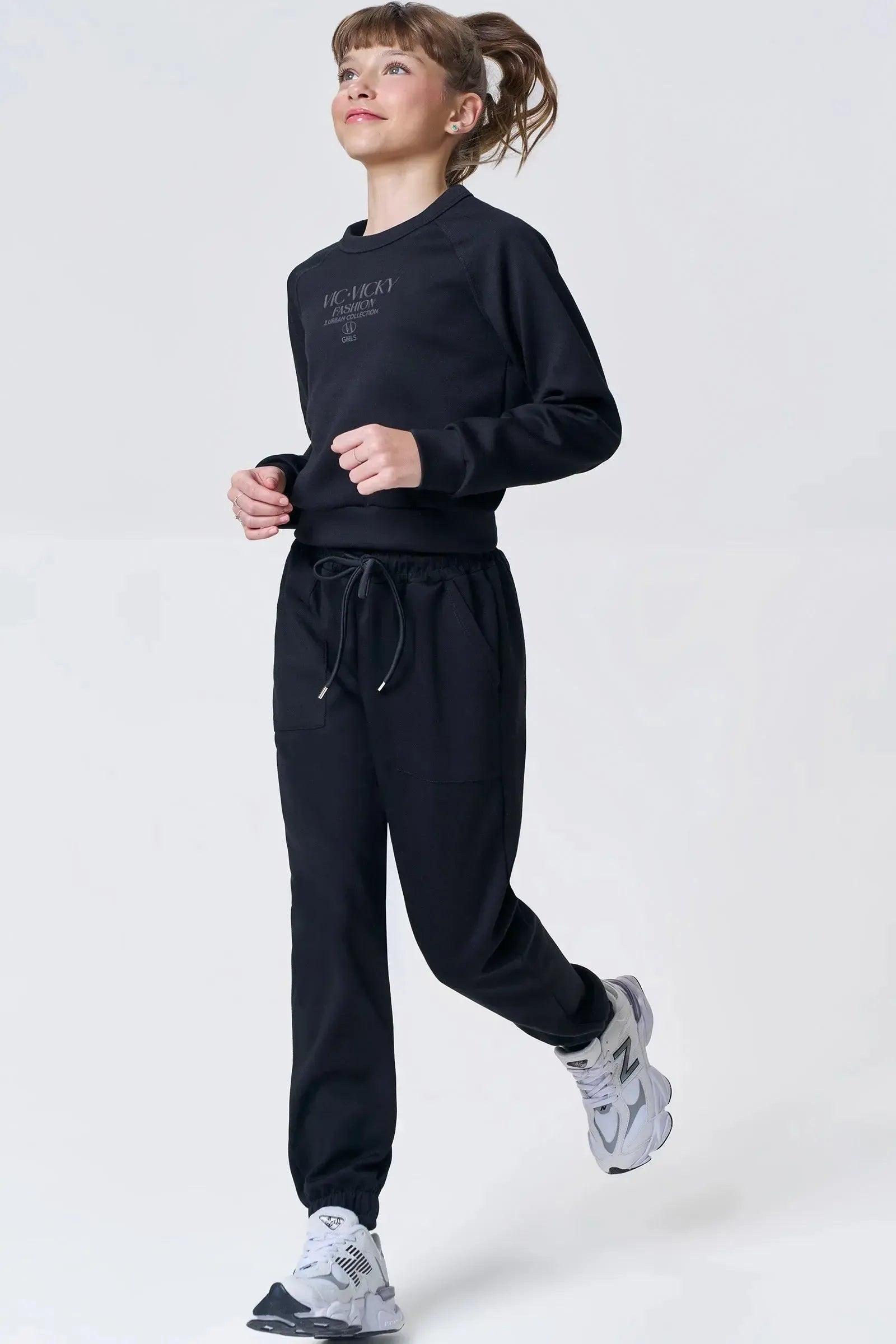 Conjunto de Blusão Boxy e Calça Jogger em Tecno New 91996 Vic&Vicky Teen Menina