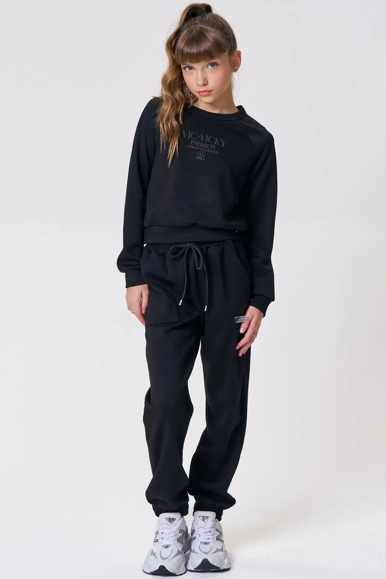 Conjunto de Blusão Boxy e Calça Jogger em Tecno New 91996 Vic&Vicky Teen Menina