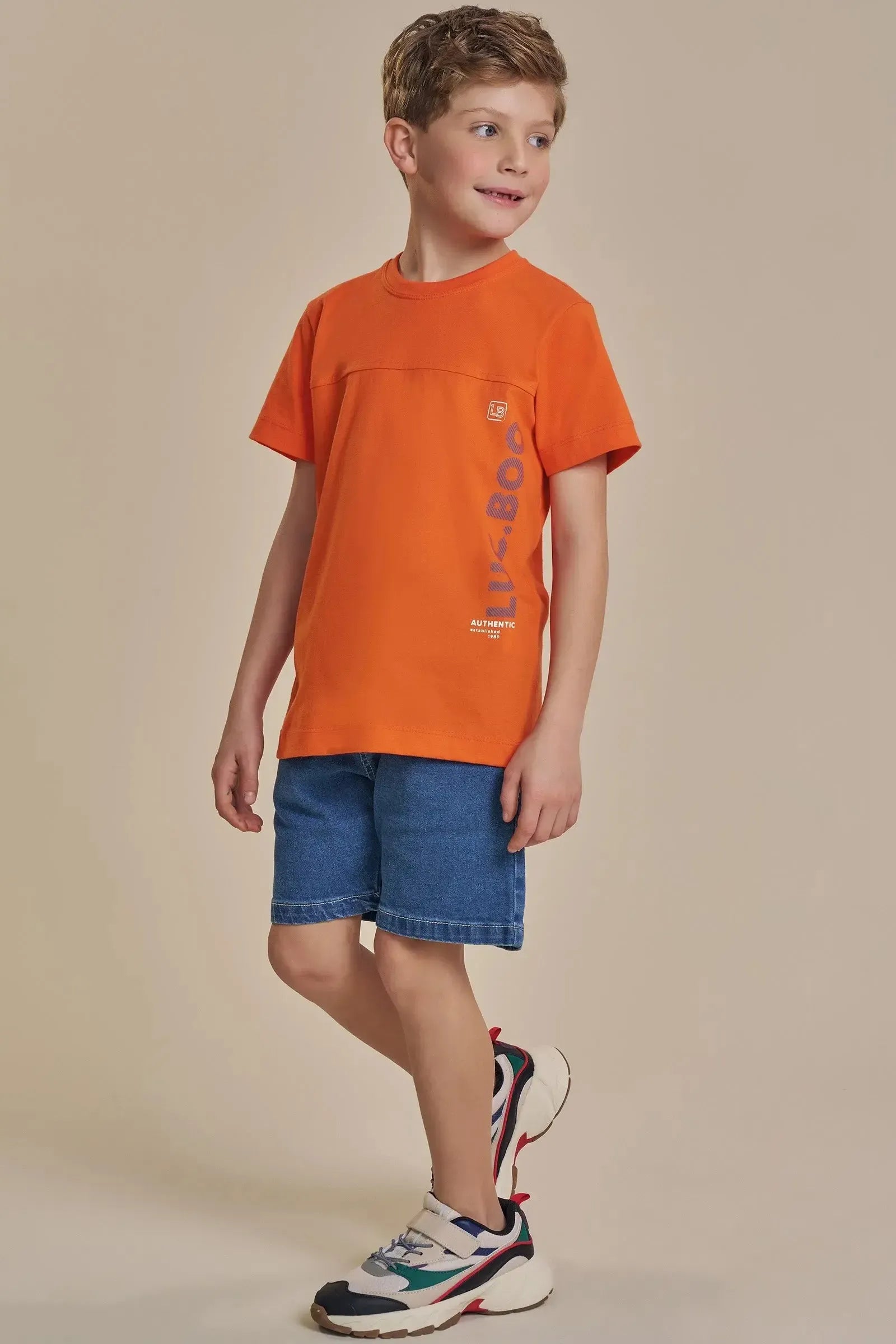 Conjunto de Camiseta em Meia Malha e Bermuda em Jeans Guga com Elastano 92412 LucBoo Infantil Menino
