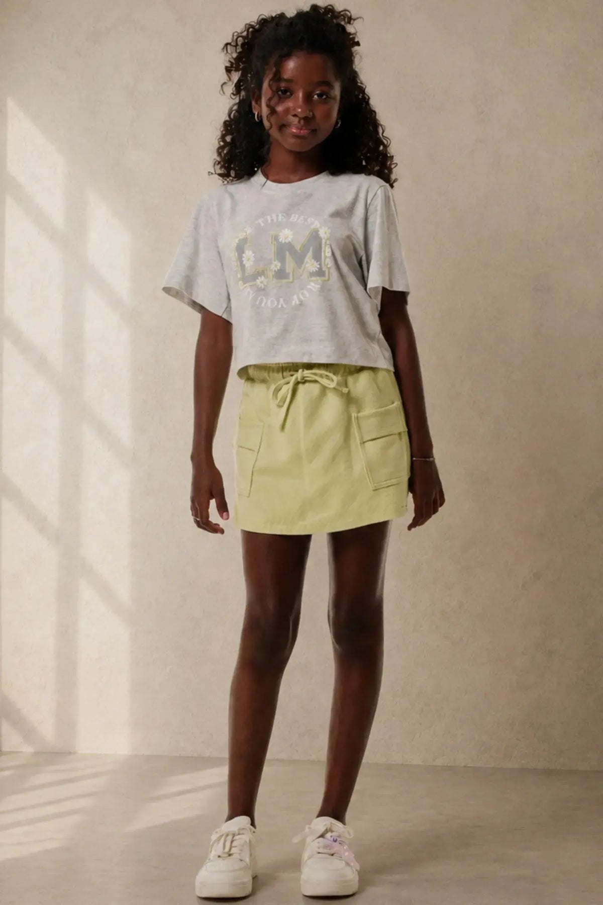 Conjunto de Blusa em Meia Malha e Short Saia em Moletom sem Pelúcia 92681 Lilimoon Teen Menina