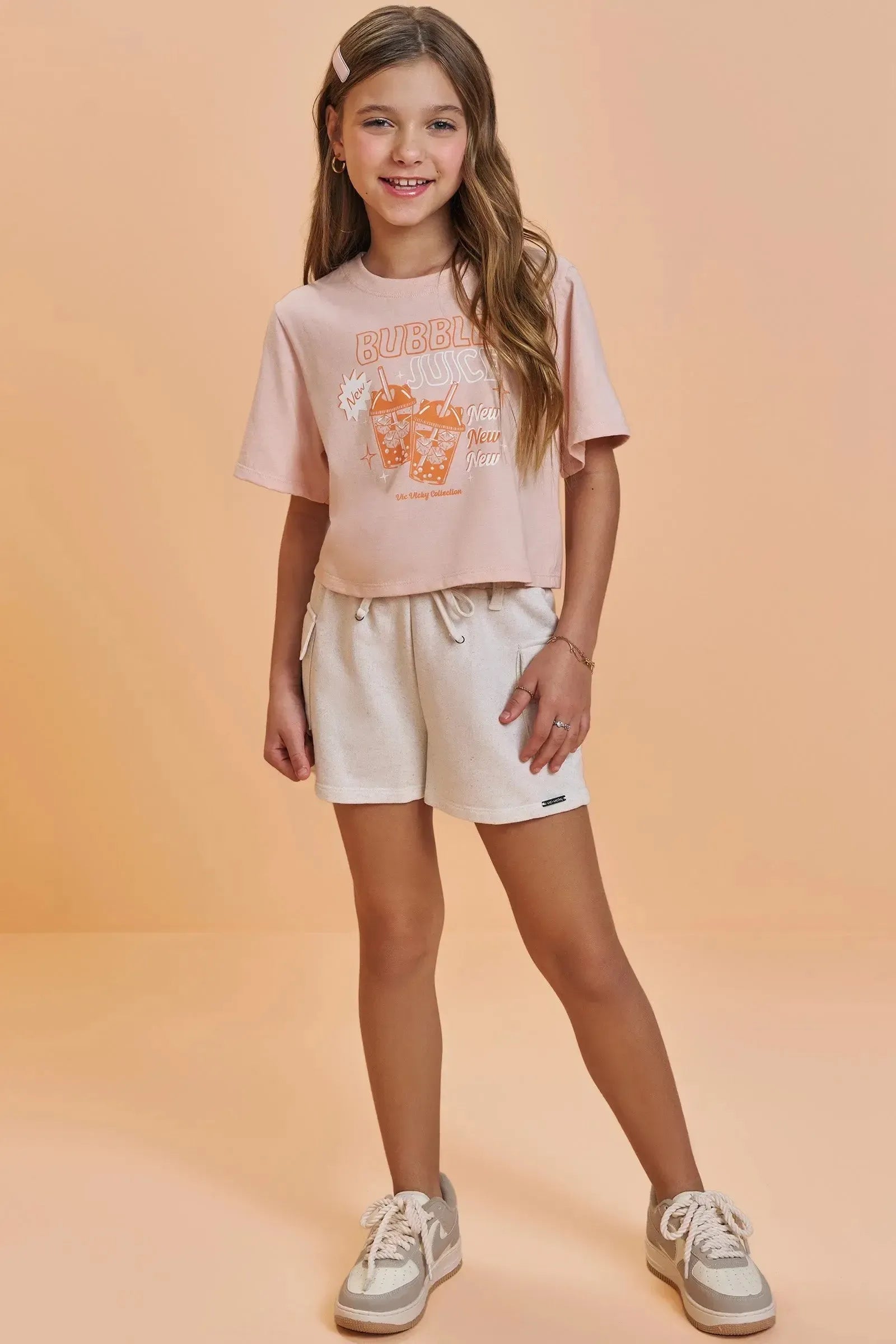 Conjunto de Camiseta Boxy Over em Meia Malha e Shorts em Moletom sem Pelúcia 92716 Vic&Vicky Teen Menina