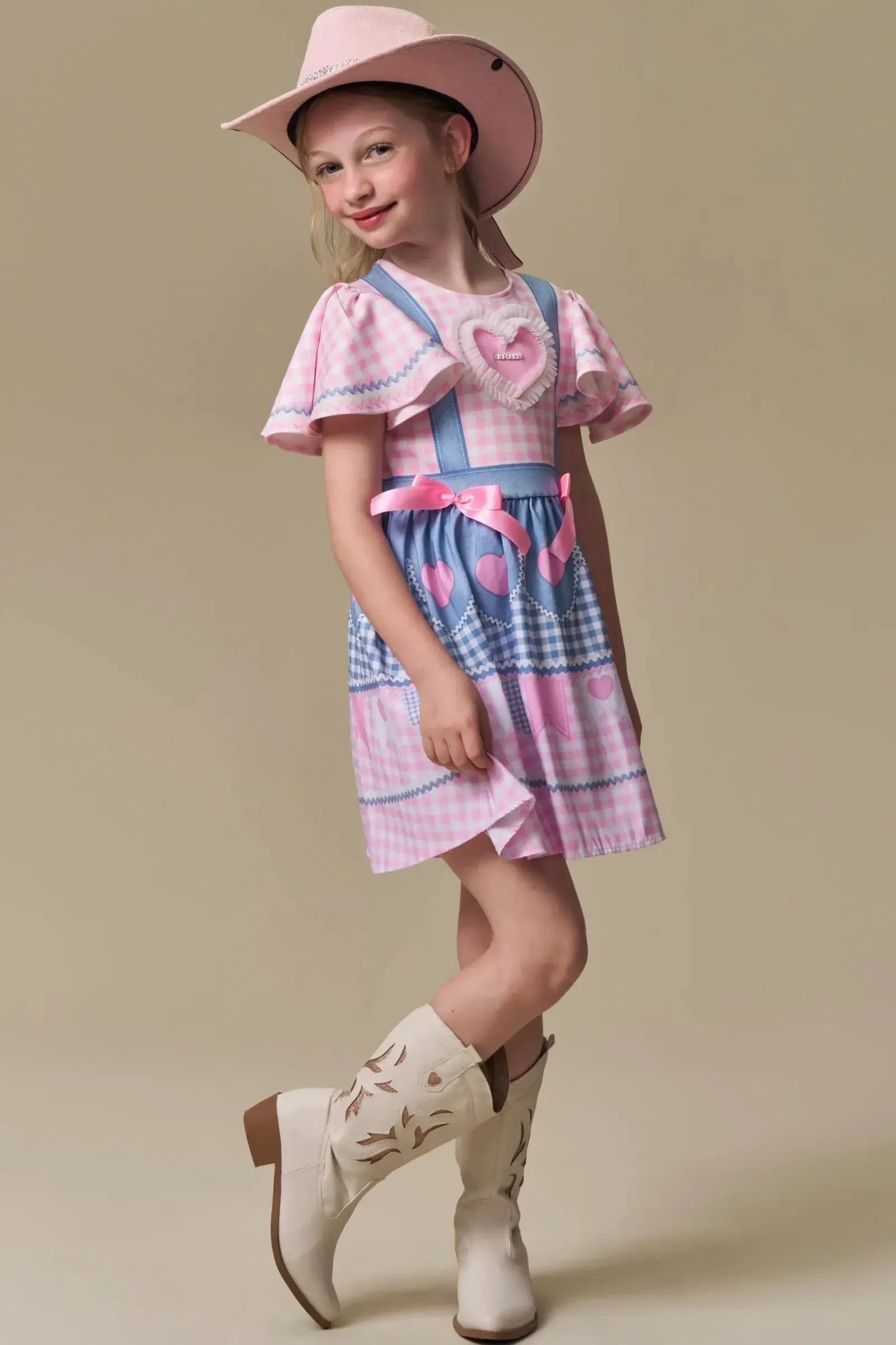 Vestido em Fly Tech e Nylon em Delicado Mix de Azul e Rosa com Coração Bordado em Tule. Um Traje Caipira Chic e Encantador Da Infanti. 97507 Infanti Infantil Menina