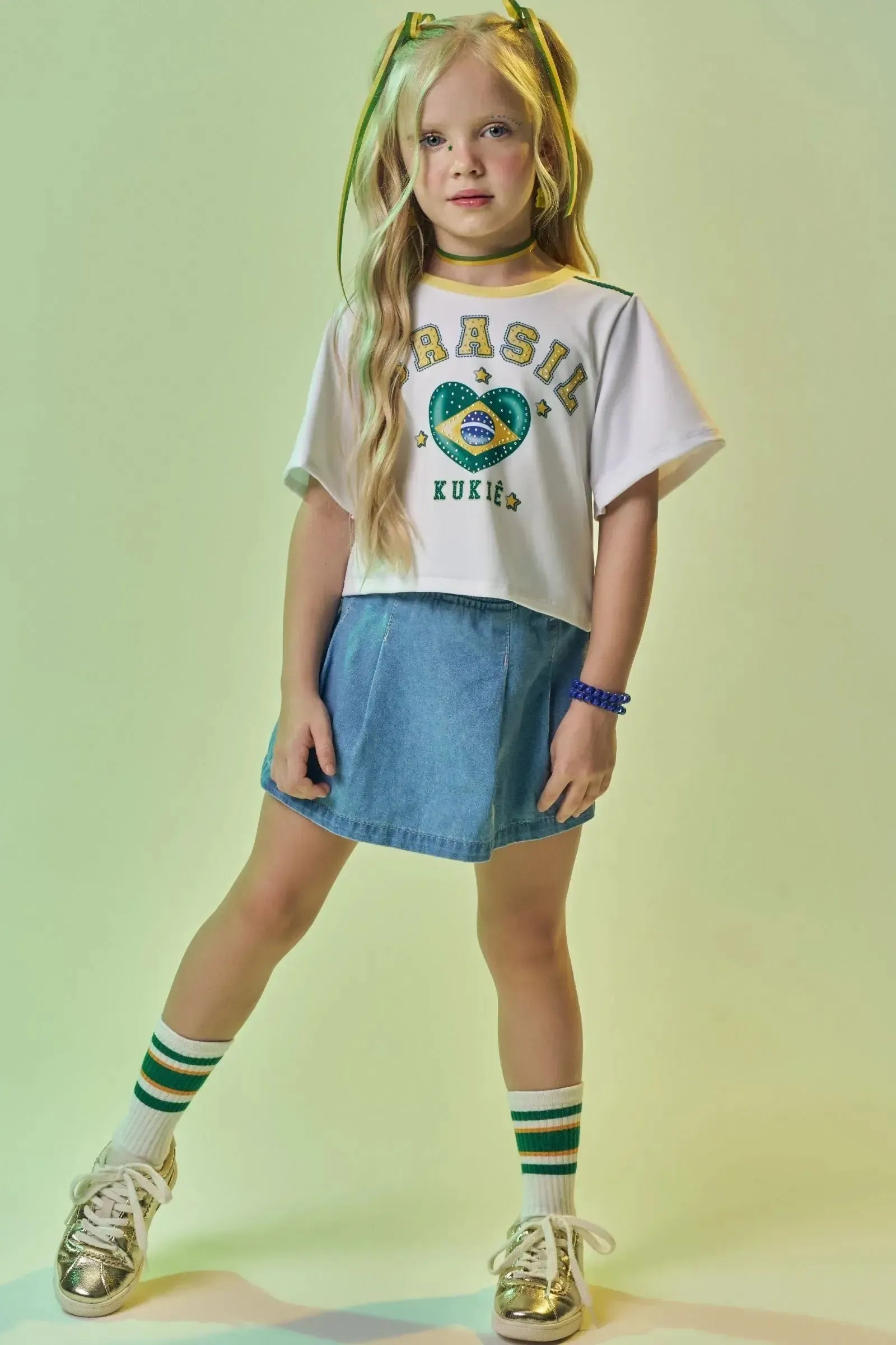 Blusa em Malha Power com Bandeira Do Brasil em Formato de Coração. Estampa Nas Costas com O Número Que Faz a Torcida Kukiê Brilhar. 99742 Kukiê Infantil Menina