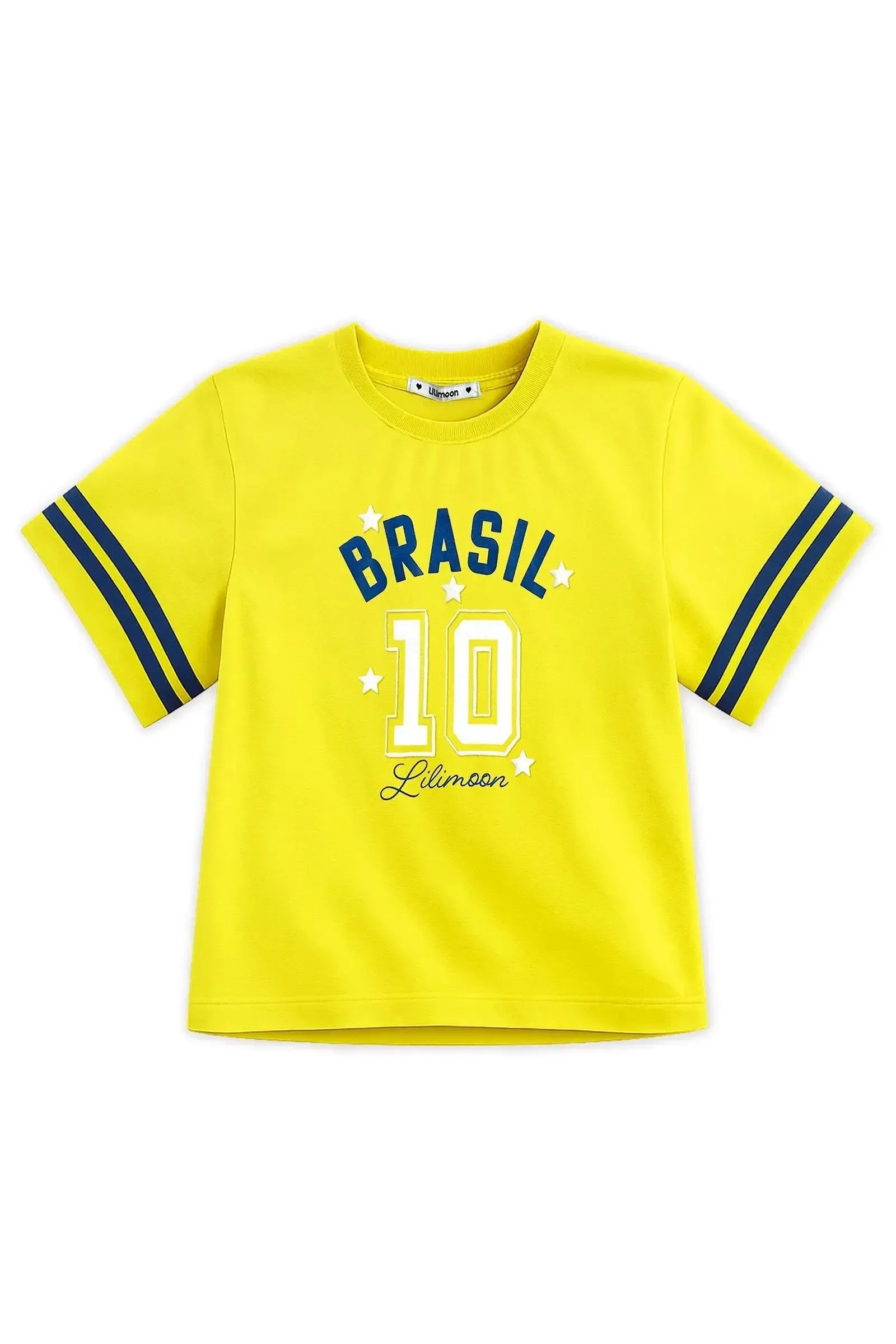 Blusa em Meia Malha Algodão Prime com Detalhe de Friso Sobreposto Nas Mangas Perfeita Para Entrar No Clima Da Copa. Estampa com Detalhes em Relevo. 99700 Lilimoon Teen Menina