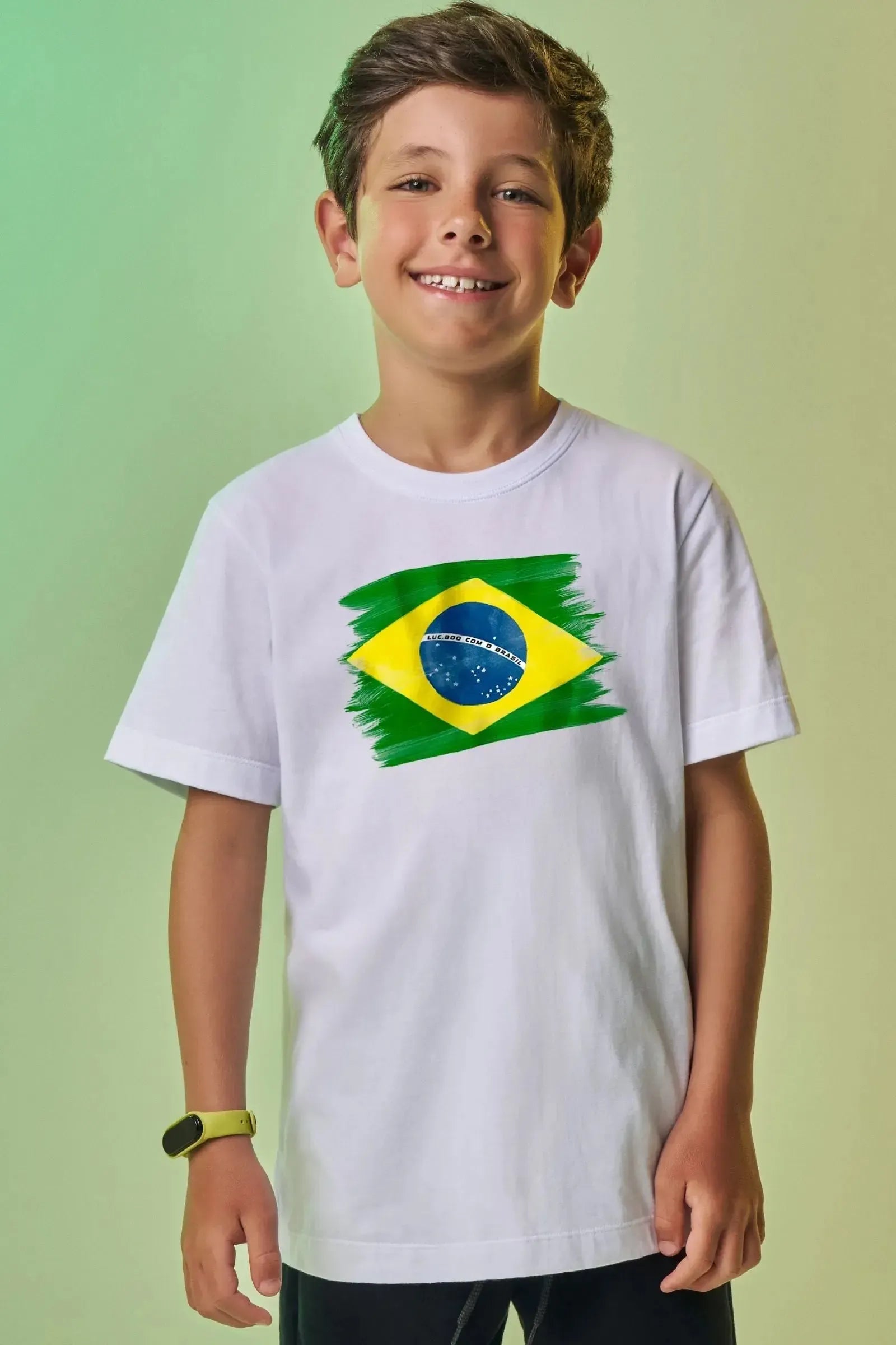 Camiseta em Meia Malha Algodão Prime com Estampa Da Bandeira Do Brasil em Alta Definição e Excelente Durabilidade. 99767 LucBoo Infantil Menino