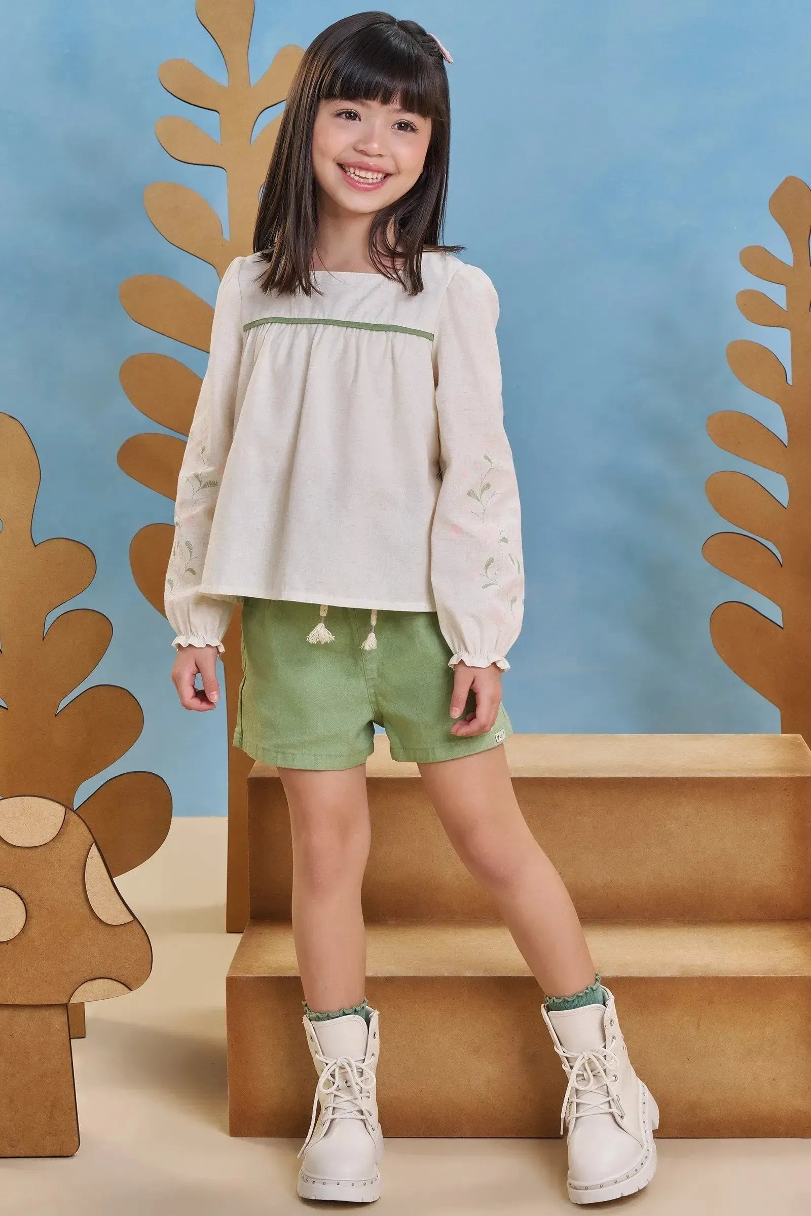 Conjunto de Bata em Linho Deluxe e Shorts em Sarja com Elastano 91840 Infanti Infantil Menina