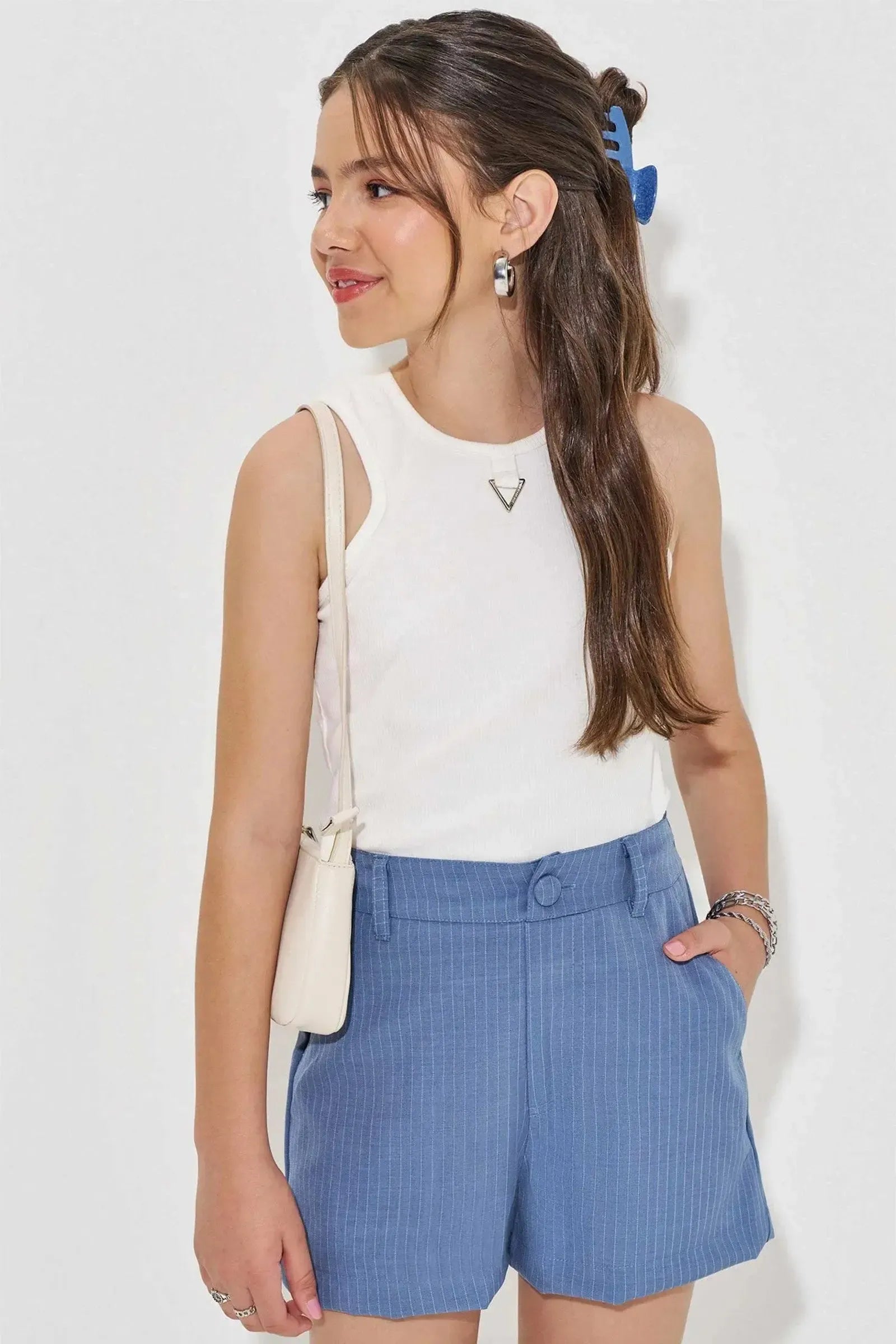Conjunto de Blusa Boxy em Canelado Liz e Shorts em Alfaiataria Risca de Giz 83908 Vic&Vicky Teen Menina