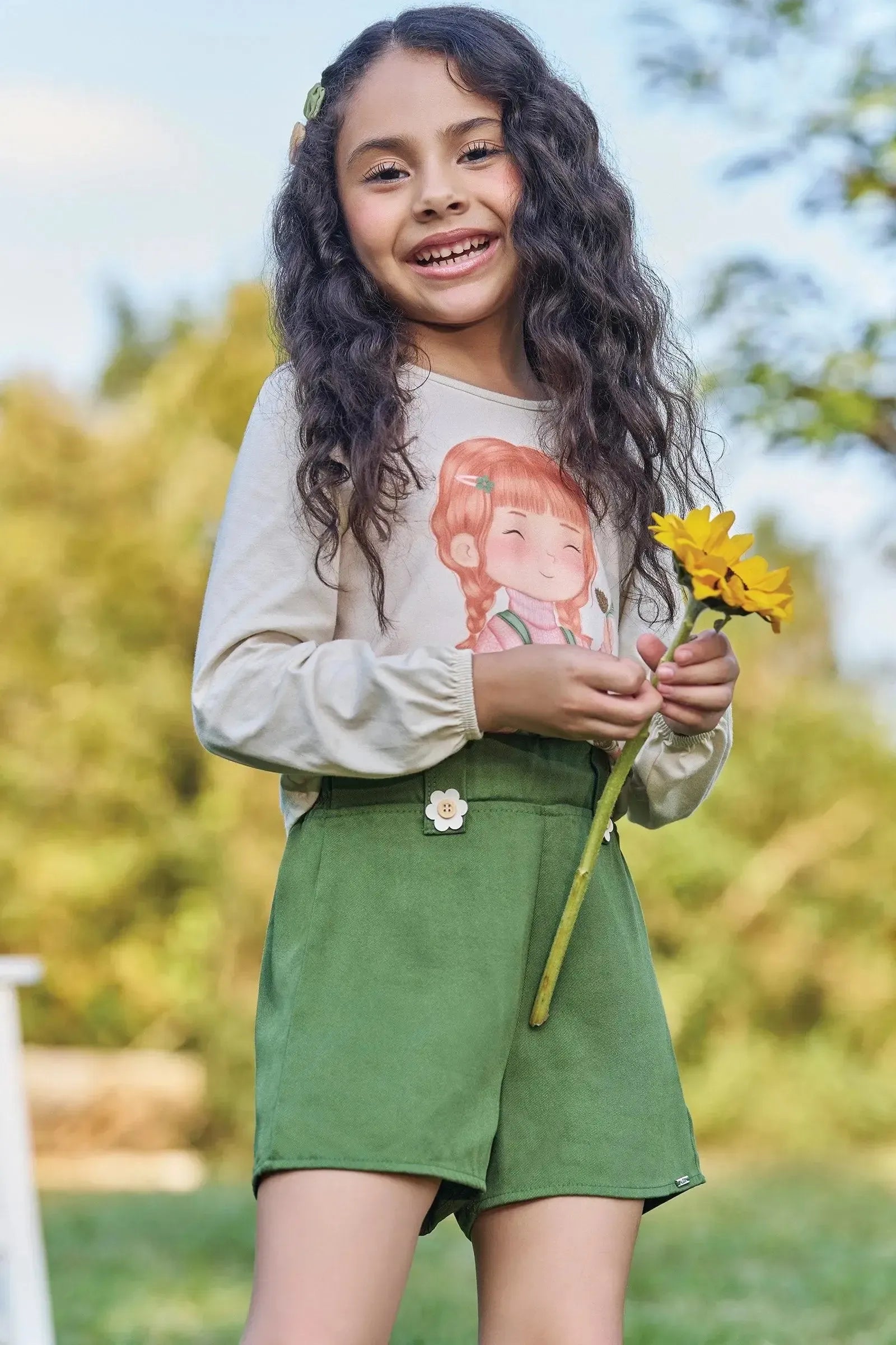 Conjunto de Blusa Boxy em Meia Malha e Shorts em Tecido de Viscose Sarjado 92458 Kukiê Infantil Menina