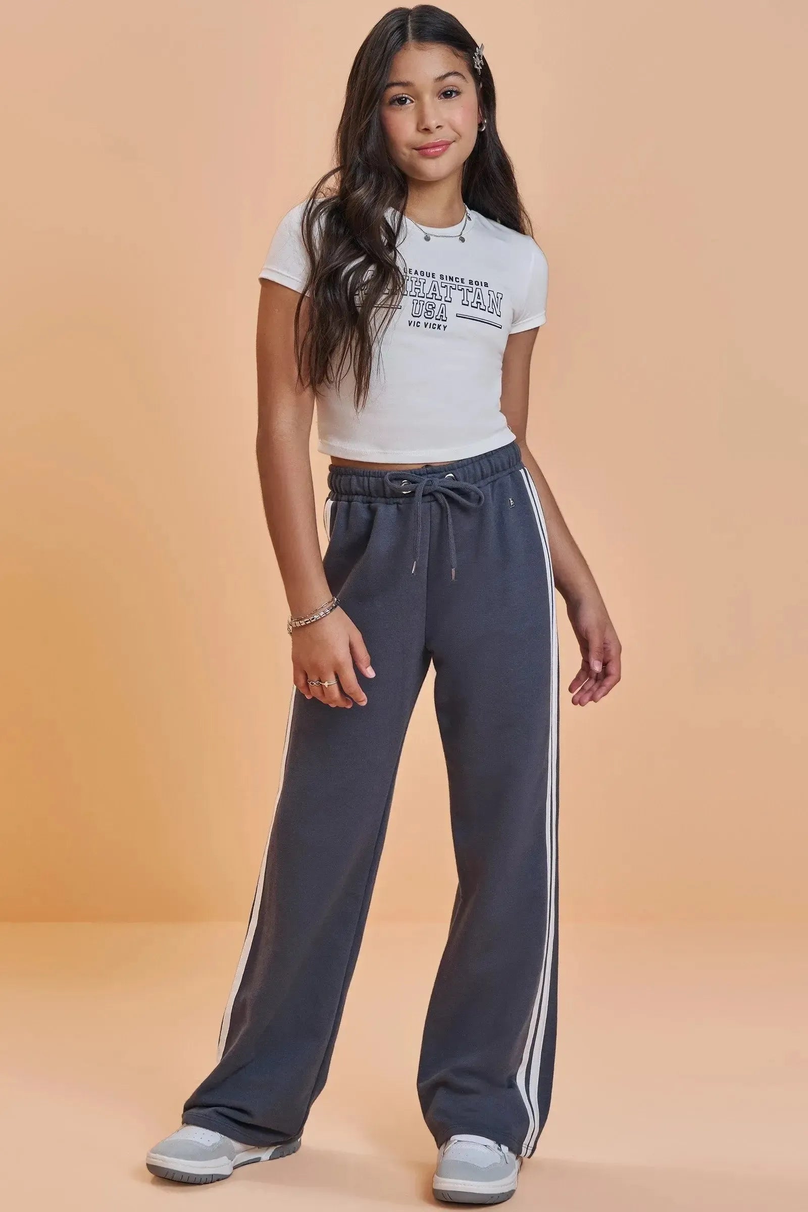 Conjunto de Blusa Cropped em Cotton e Calça Wide Leg em Moletom sem Pelúcia 93472 Vic&Vicky Teen Menina