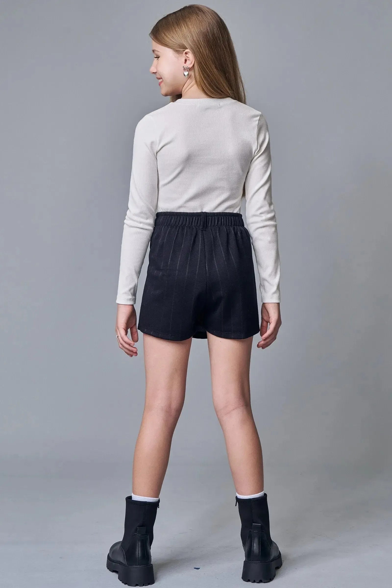 Conjunto de Blusa em Canelado Liz e Short Saia em Malha Able Black 91799 Lilimoon Teen Menina