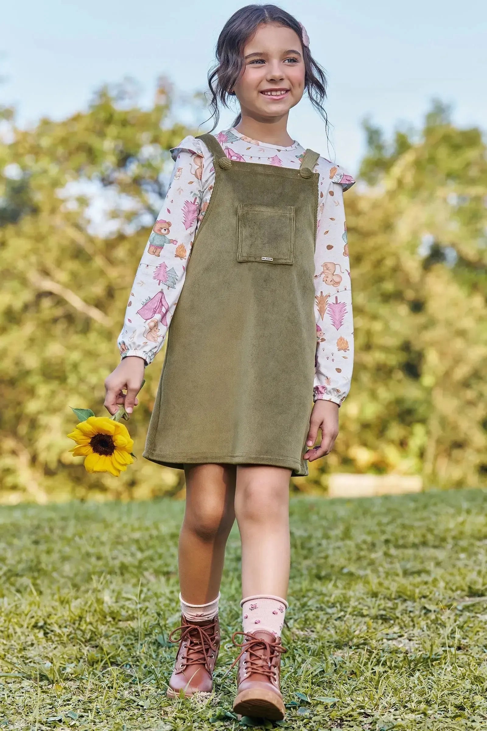 Conjunto de Blusa em Malha Comfy e Salopete em Cotelê Suede 89912 Kukiê Infantil Menina