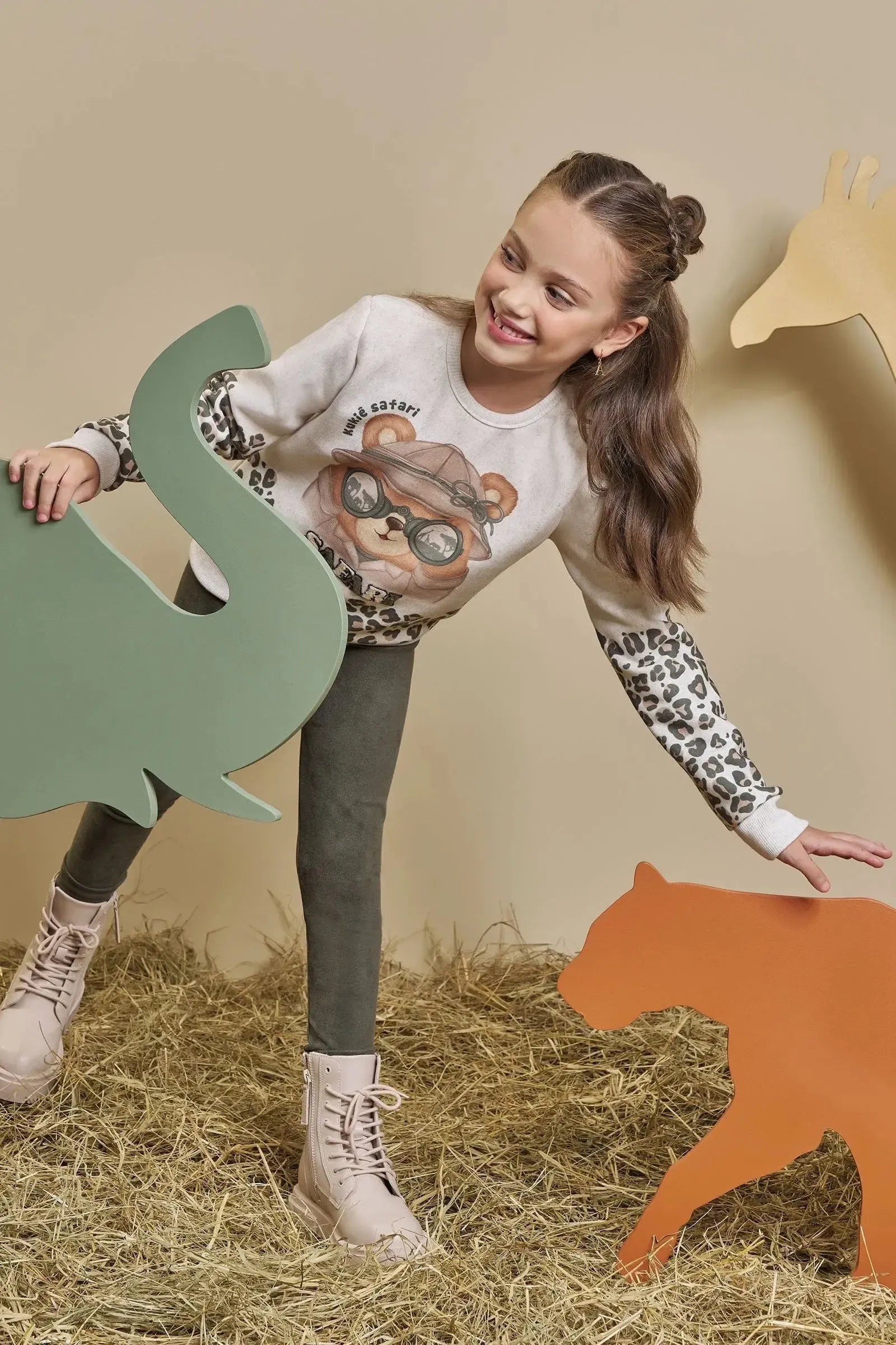 Conjunto de Blusão Alongado em Moletom Linho com Pelúcia e Calça Legging em Cotelê 90578 Kukiê Infantil Menina
