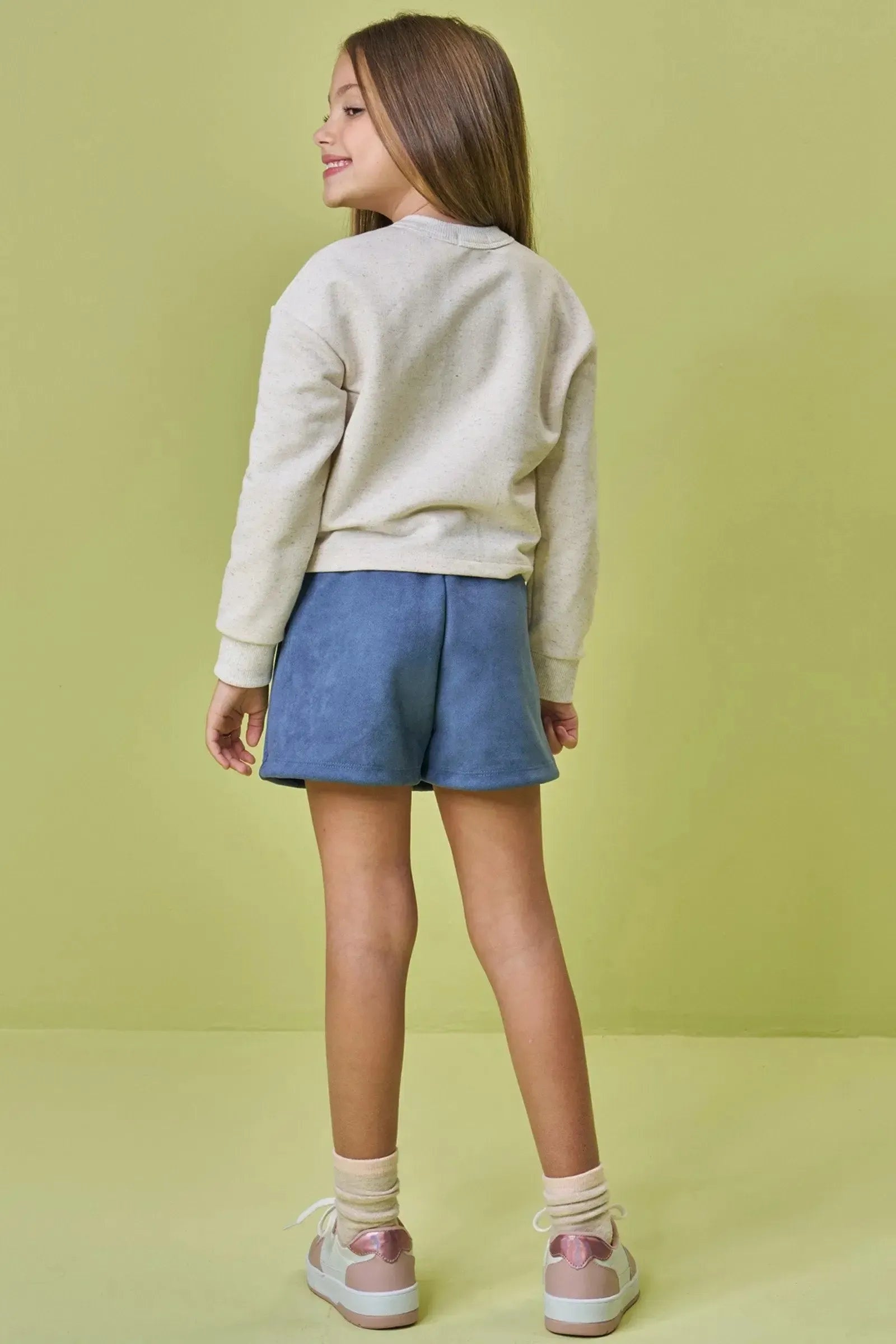 Conjunto de Blusão Boxy em Moletom Linho sem Pelúcia e Short em Scuba Suede 92649 Kukiê Infantil Menina