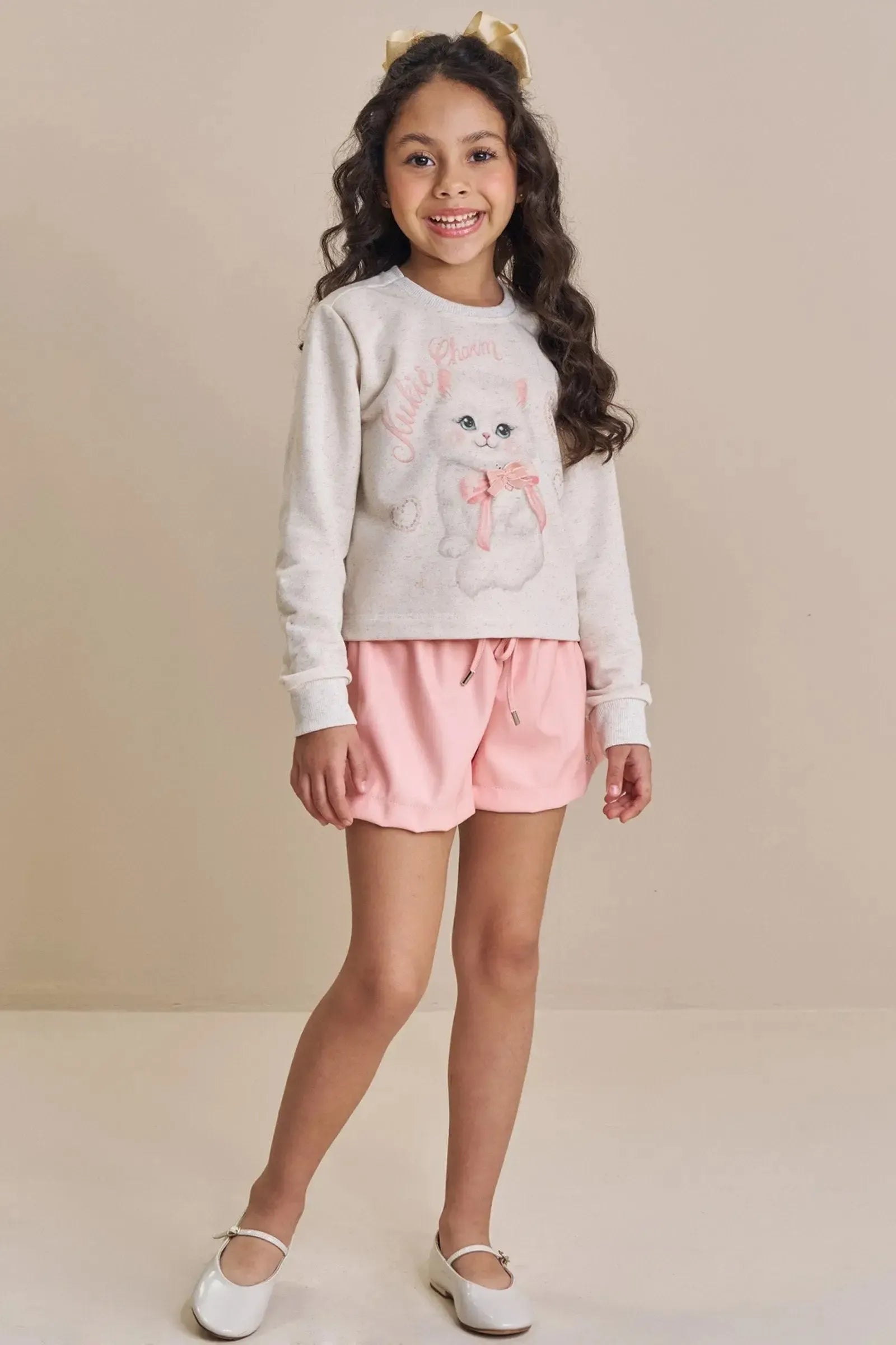 Conjunto de Blusão Boxy em Moletom Linho sem Pelúcia e Shorts em Couro Eco 93778 Kukiê Infantil Menina