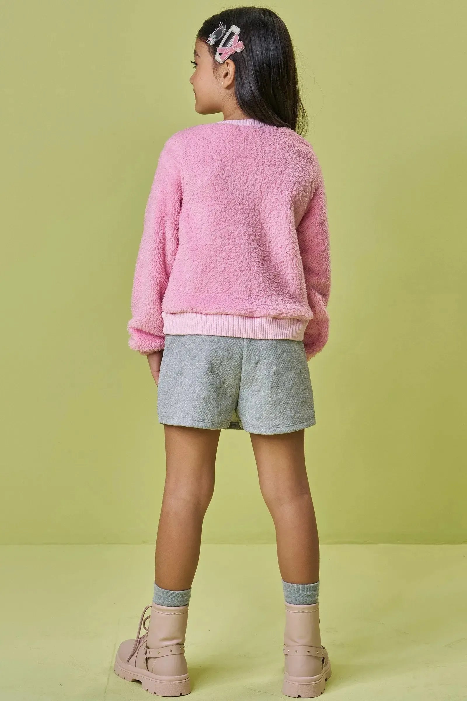 Conjunto de Blusão de Pelo Carneirinho e Short Saia em Malha Matelassê 90824 Kukiê Infantil Menina