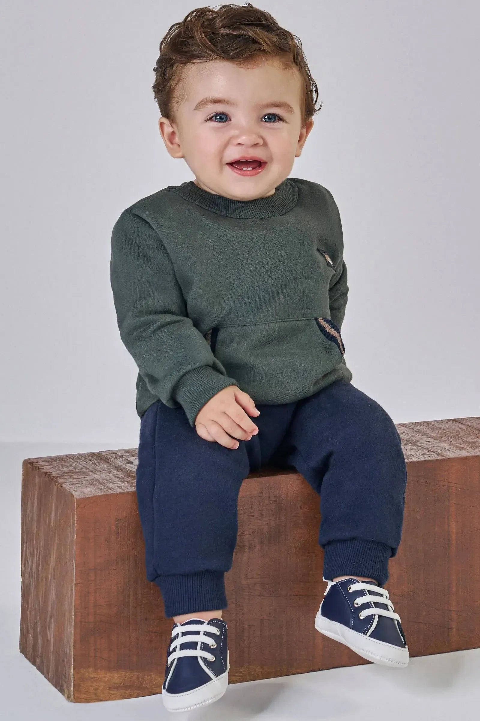 Conjunto de Blusão e Calça Jogger em Moletom com Pelúcia 89744 LucBoo Bebê Menino
