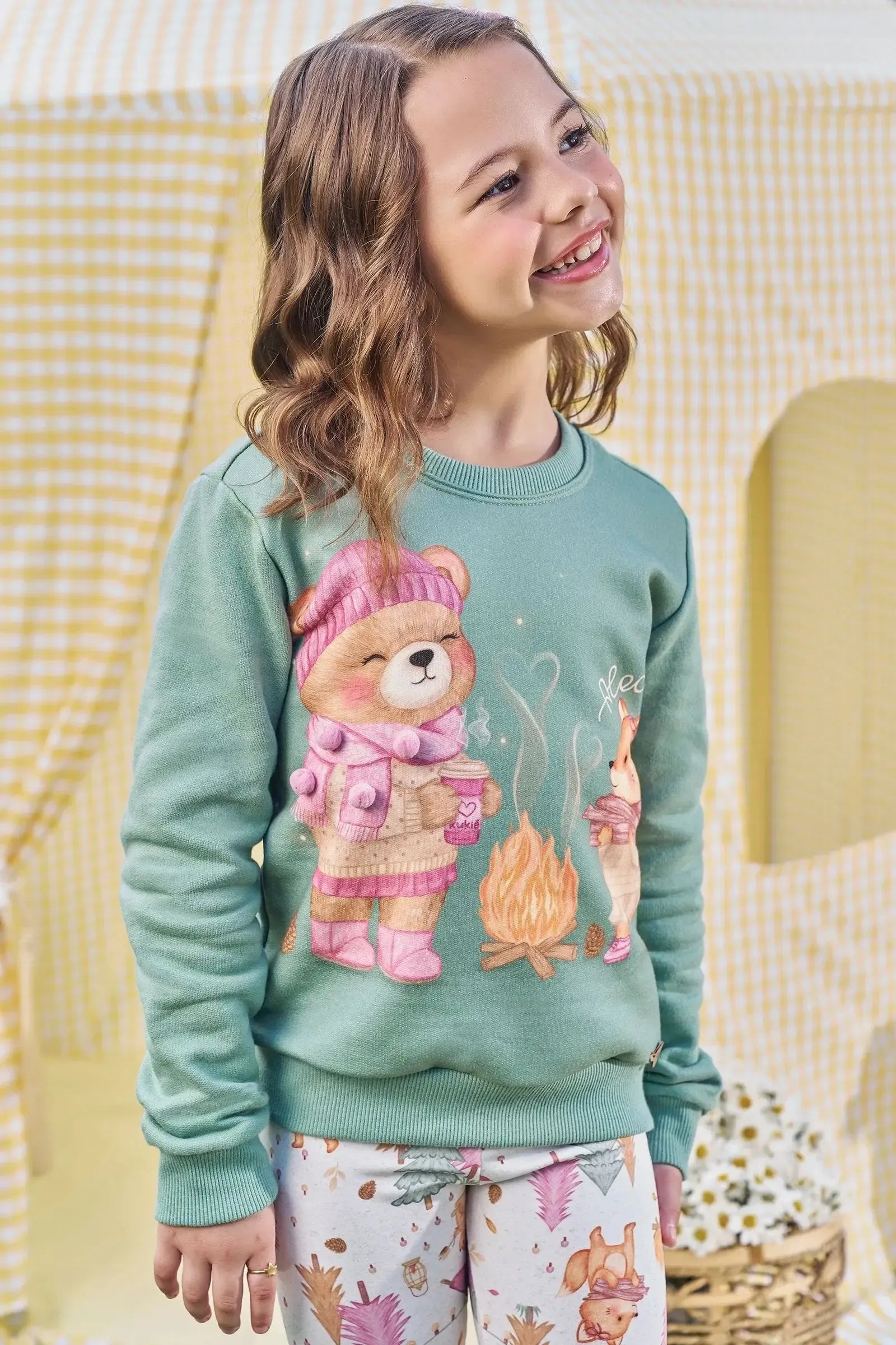 Conjunto de Blusão em Moletom com Pelúcia e Calça Boot Cut em Termoskin Peluciado 89598 Kukiê Infantil Menina