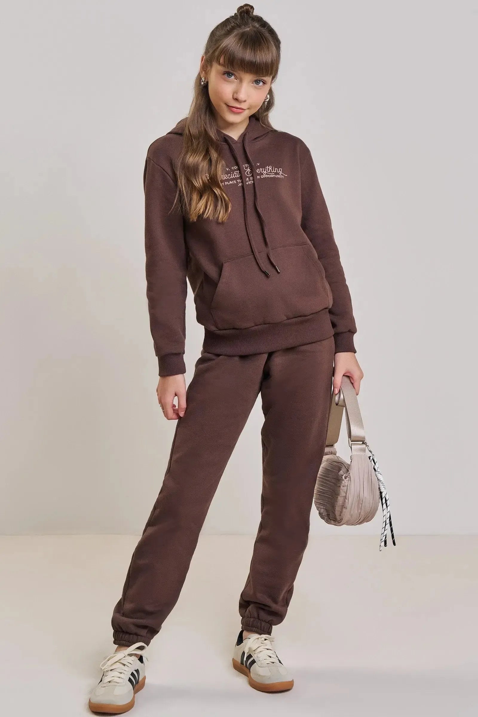 Conjunto de Blusão Over e Calça em Moletom com Pelúcia 89467 Vic&Vicky Teen Menina