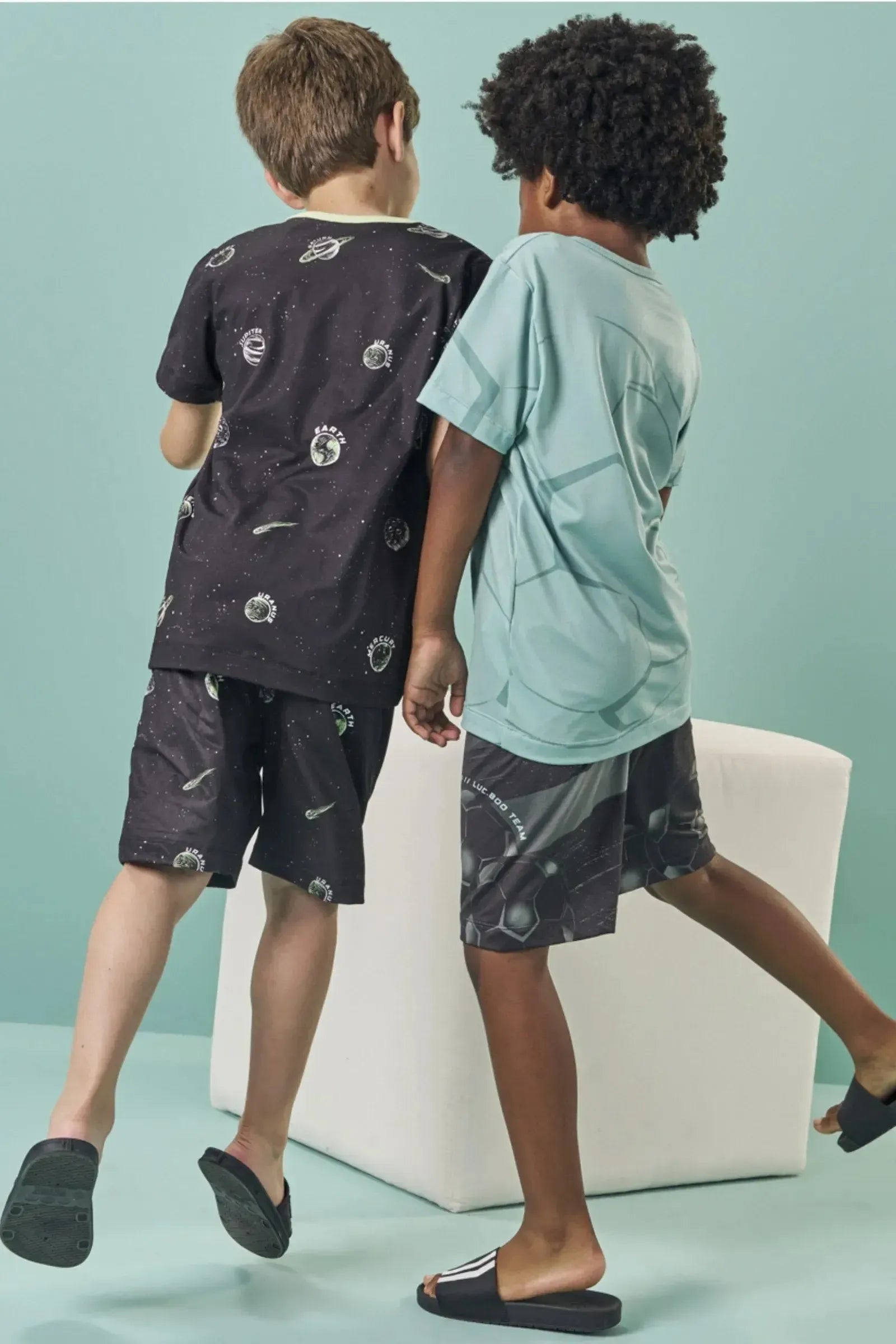 Conjunto de Camiseta e Bermuda em Malha Comfy 85514 LucBoo Infantil Menino