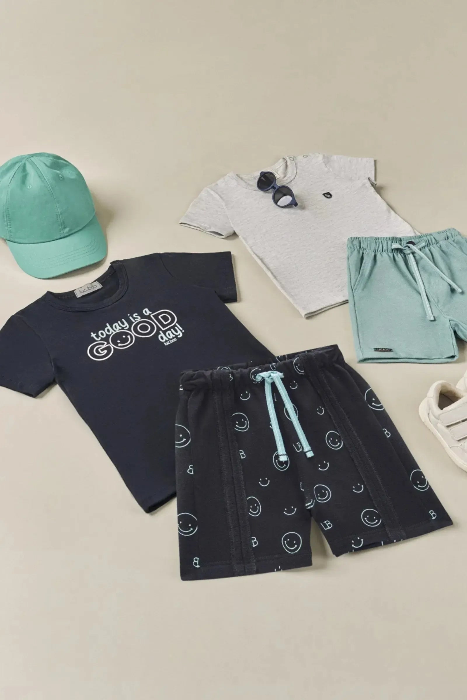 Conjunto de Camiseta em Cotton e Bermuda em Moletom sem Pelúcia 84841 LucBoo Infantil Menino