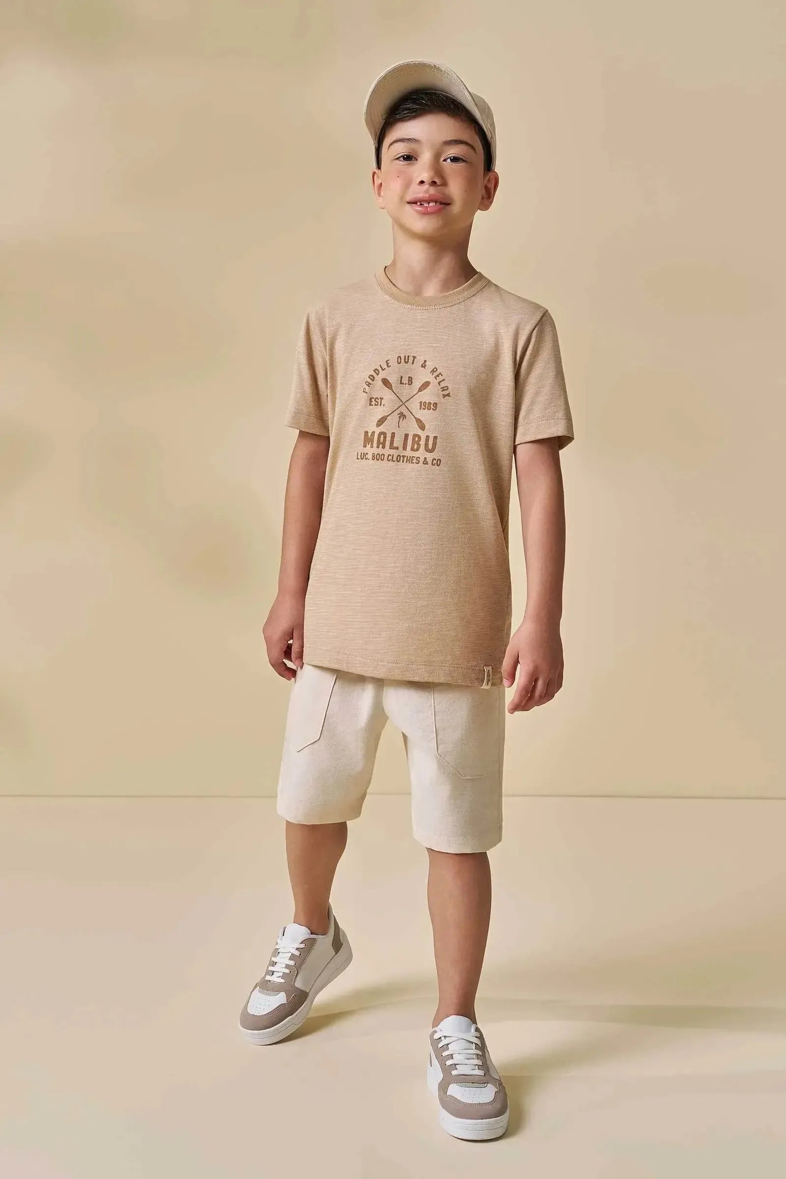 Conjunto de Camiseta em Malha Mesclada e Bermuda em Moletom Linho sem Pelúcia 97097 LucBoo Infantil Menino