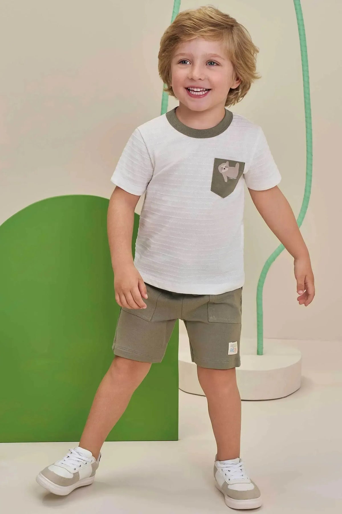 Conjunto de Camiseta em Malha Textura e Bermuda em Molevisco com Elastano 98219 LucBoo Infantil Menino