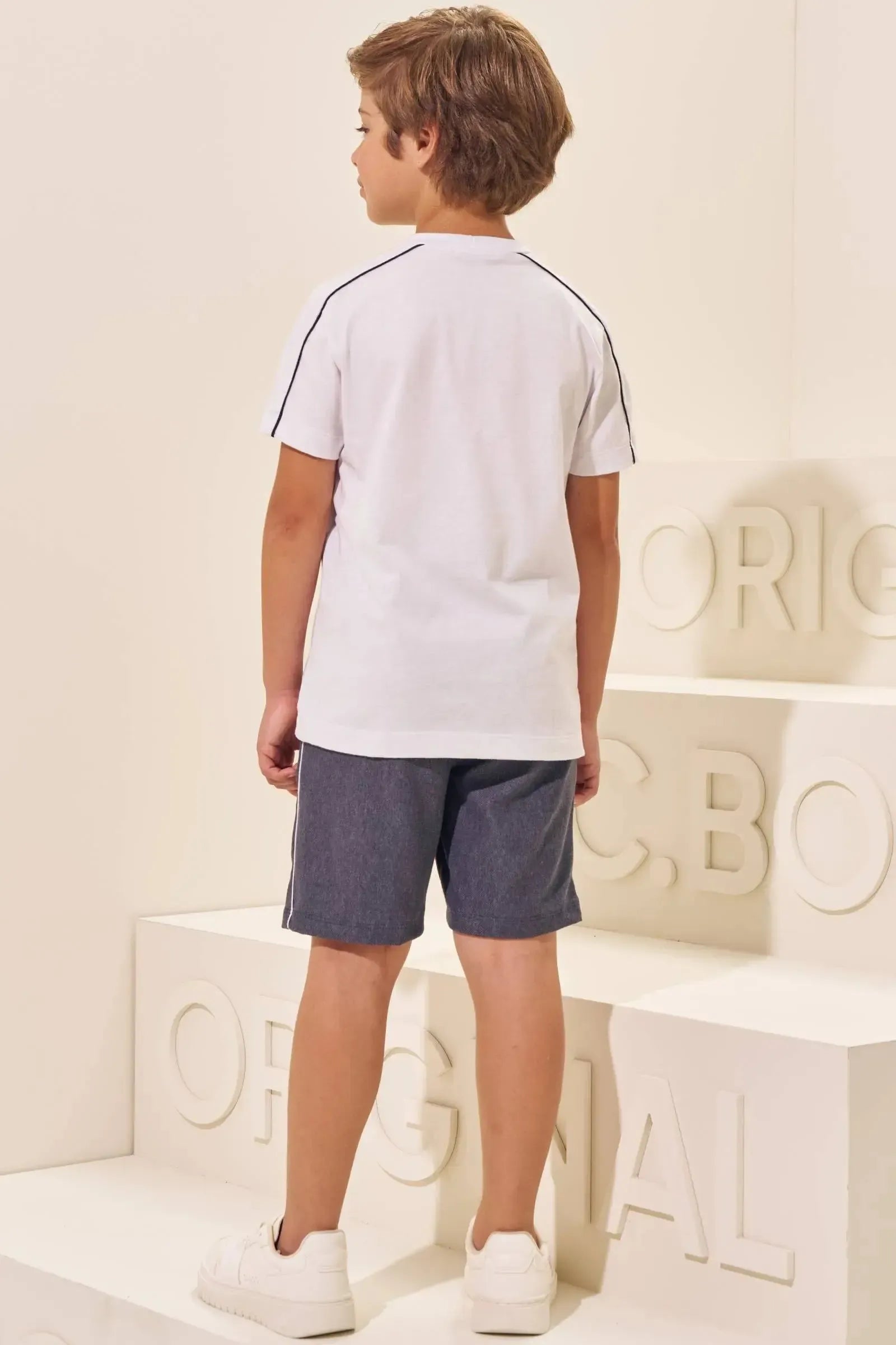 Conjunto de Camiseta em Meia Malha e Bermuda em Cotton Jeans com Elastano 96994 LucBoo Infantil Menino