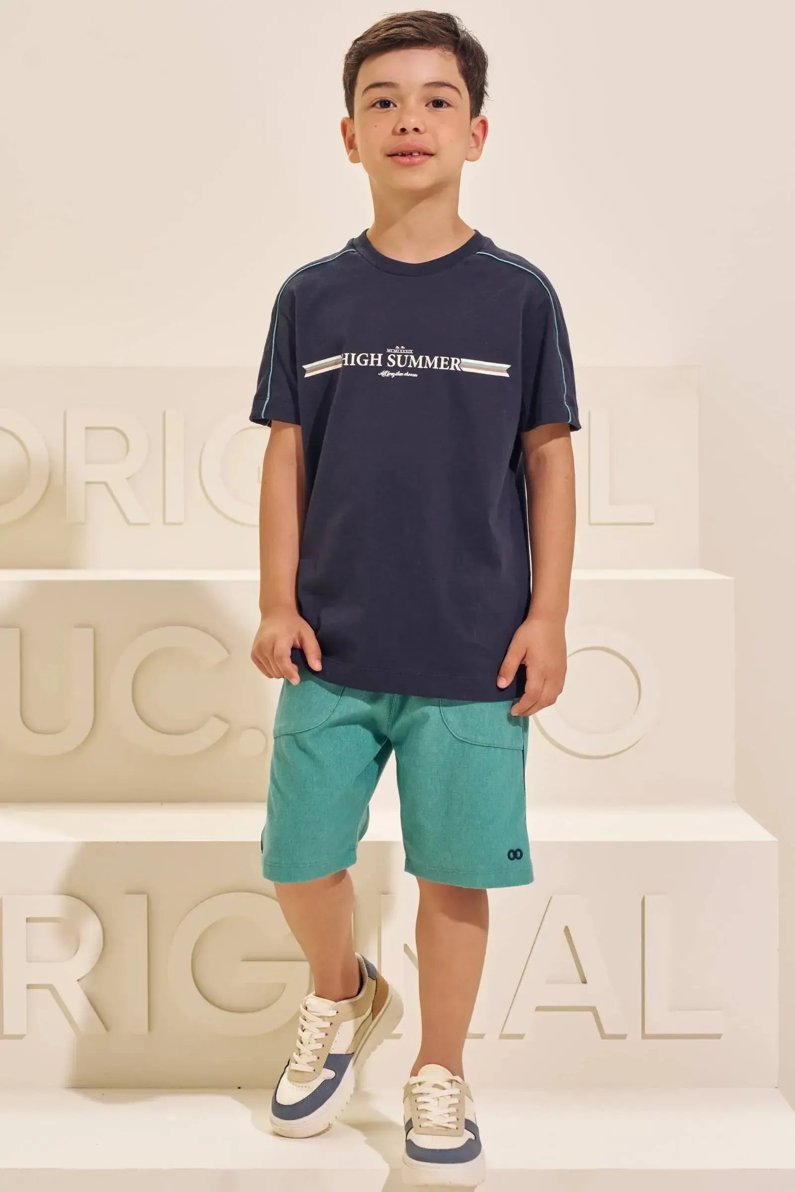Conjunto de Camiseta em Meia Malha e Bermuda em Cotton Jeans com Elastano 96994 LucBoo Infantil Menino