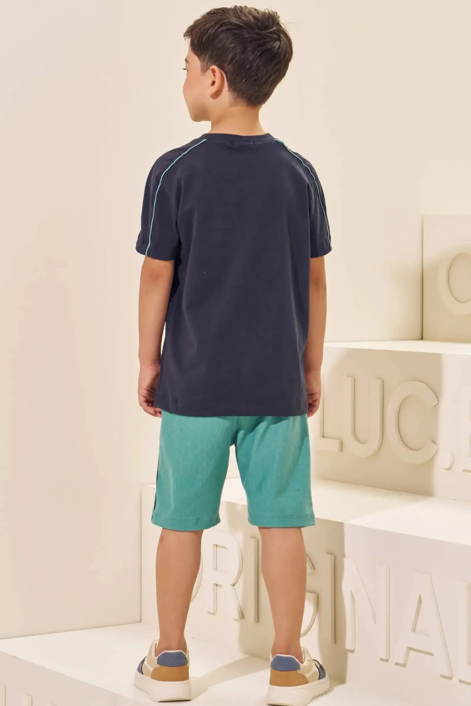Conjunto de Camiseta em Meia Malha e Bermuda em Cotton Jeans com Elastano 96994 LucBoo Infantil Menino