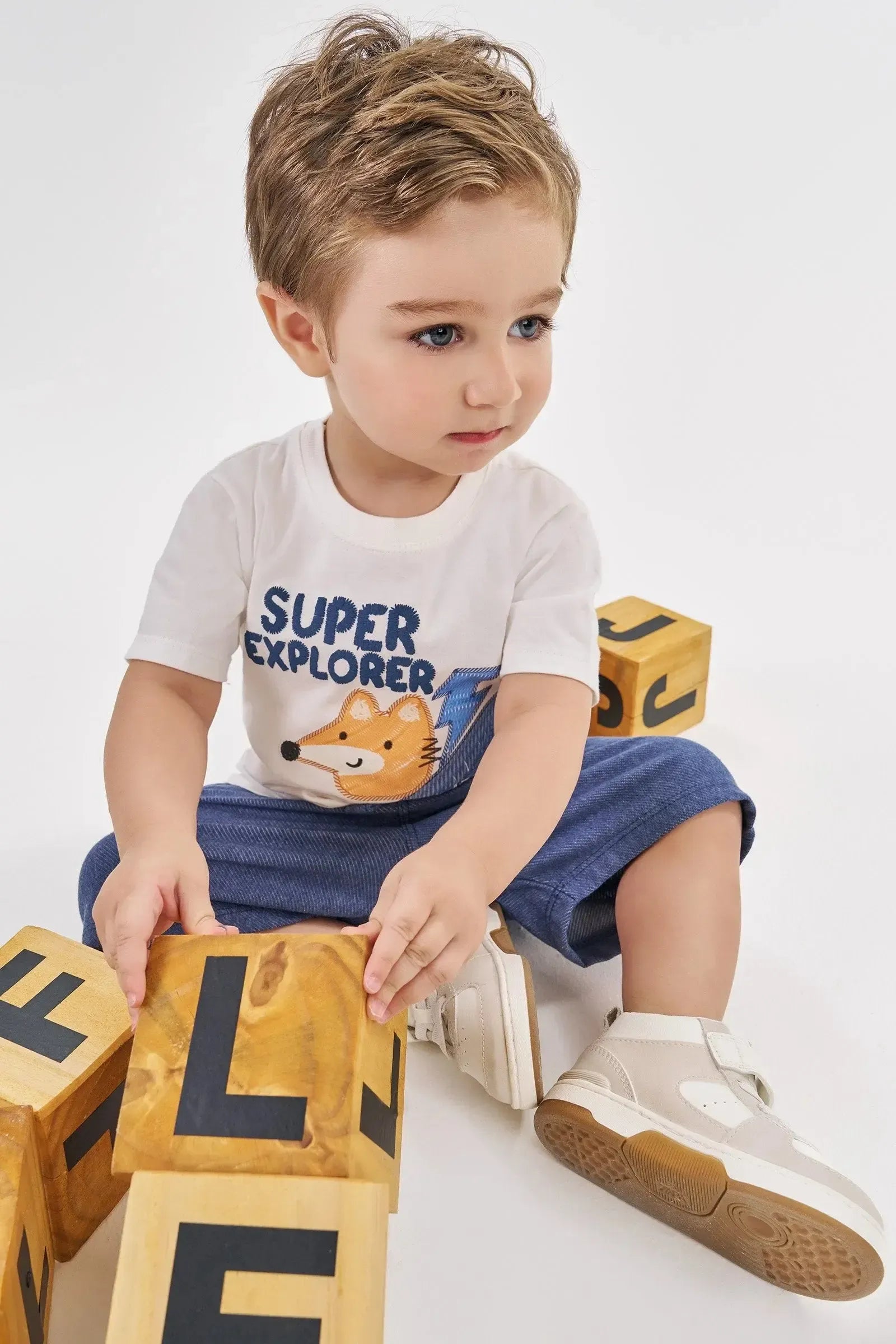 Conjunto de Camiseta em Meia Malha e Bermuda em Cotton Jeans com Elastano 87907 Johnny Fox Bebê Menino