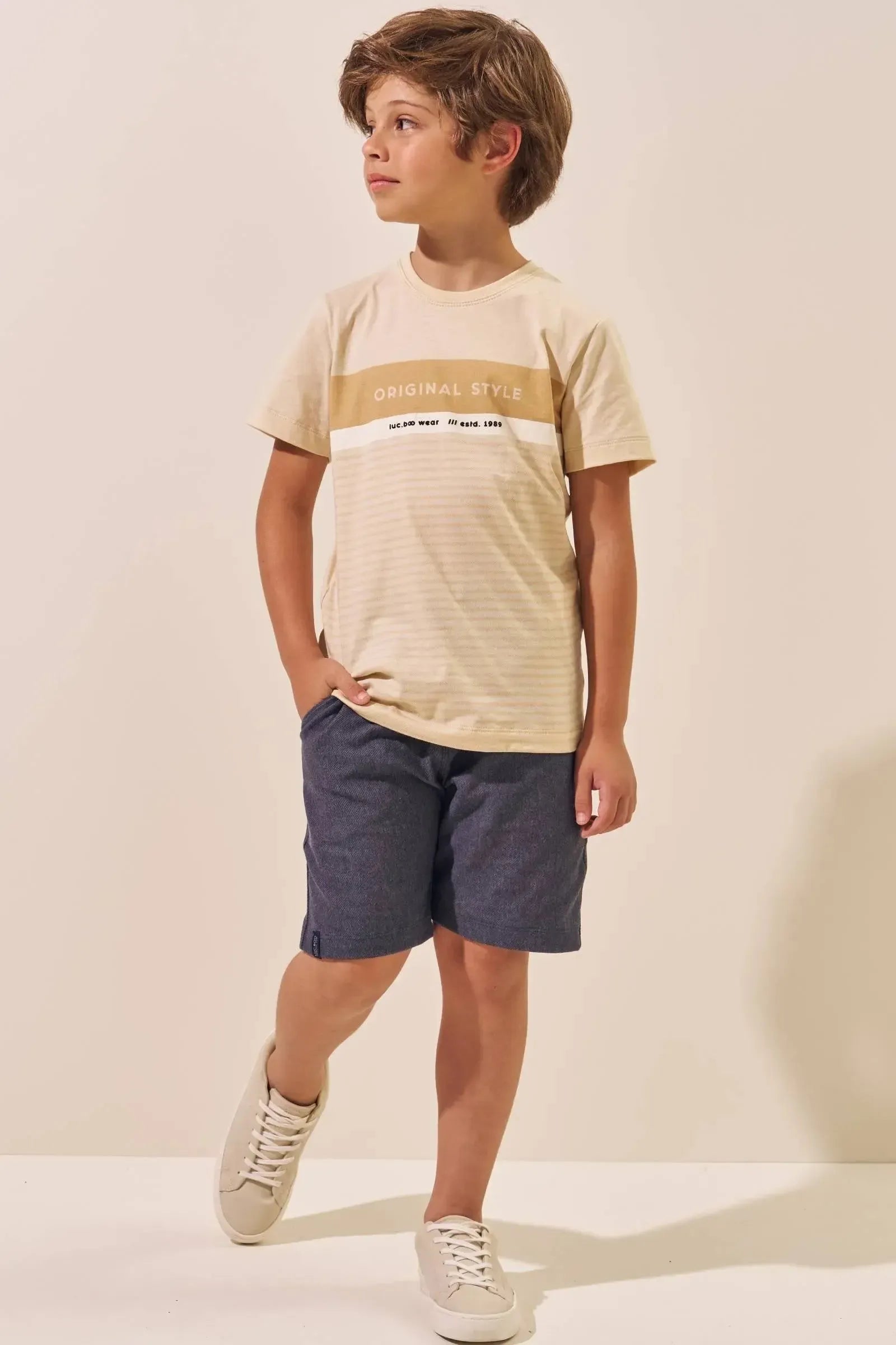 Conjunto de Camiseta em Meia Malha e Bermuda em Cotton Jeans com Elastano 96976 LucBoo Infantil Menino
