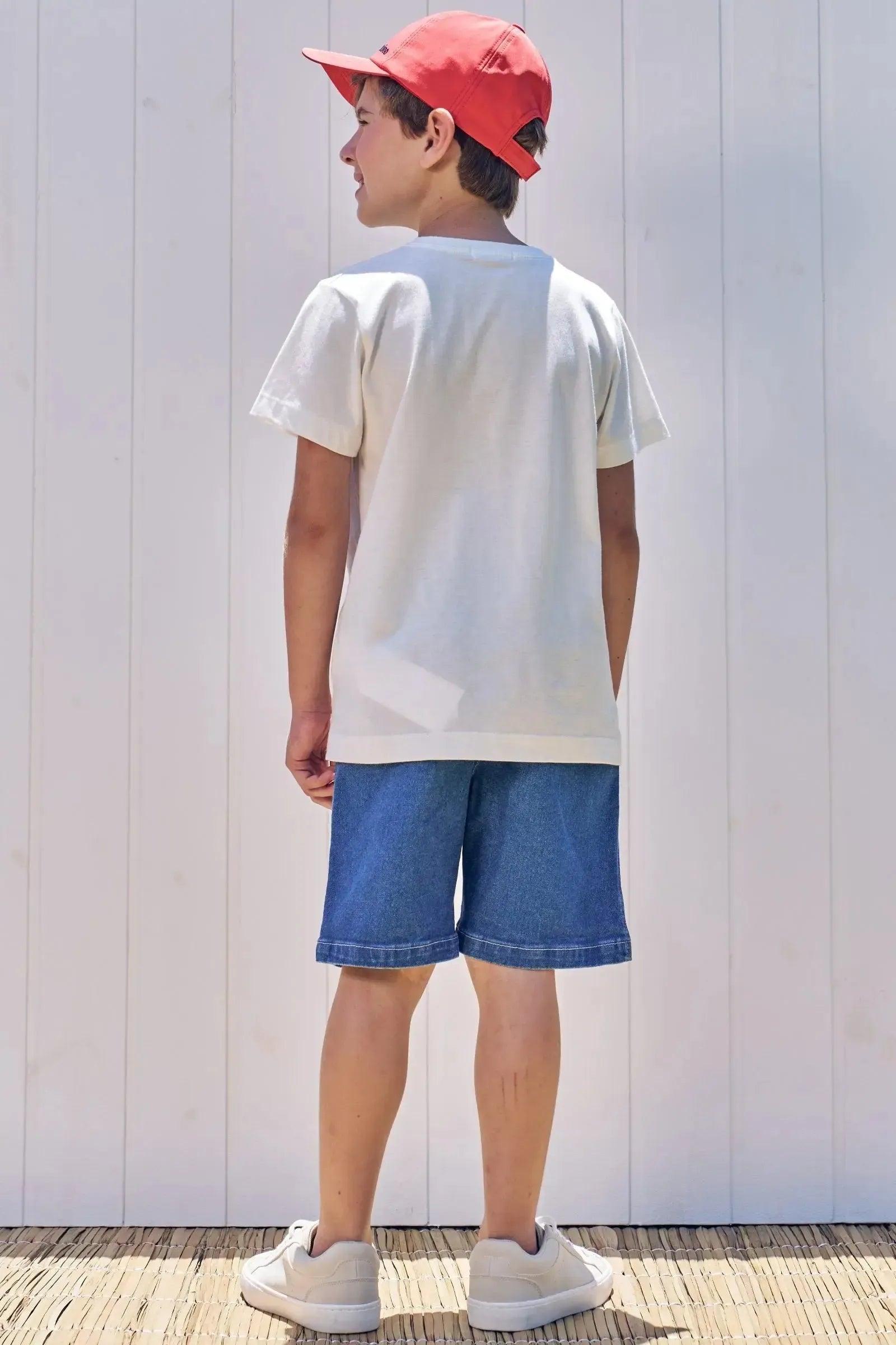 Conjunto de Camiseta em Meia Malha e Bermuda em Jeans Guga com Elastano 85268 LucBoo Infantil Menino