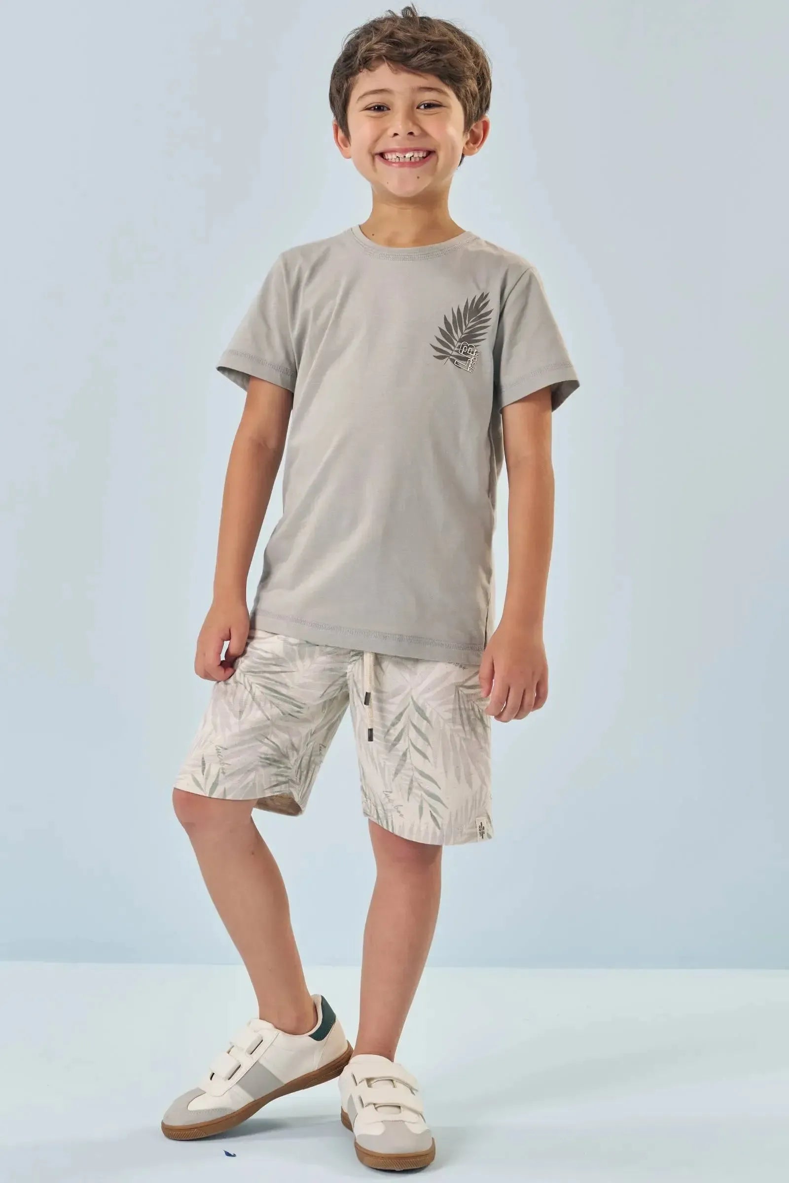 Conjunto de Camiseta em Meia Malha e Bermuda em Moletom Linho 83141 LucBoo Infantil Menino
