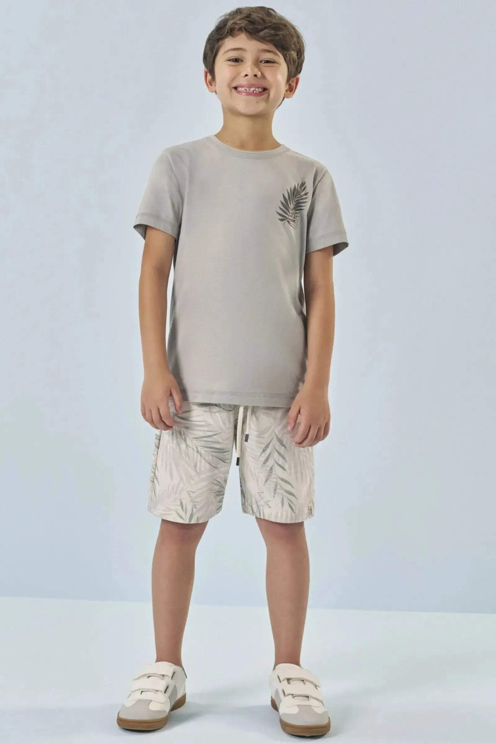 Conjunto de Camiseta em Meia Malha e Bermuda em Moletom Linho 83141 LucBoo Infantil Menino