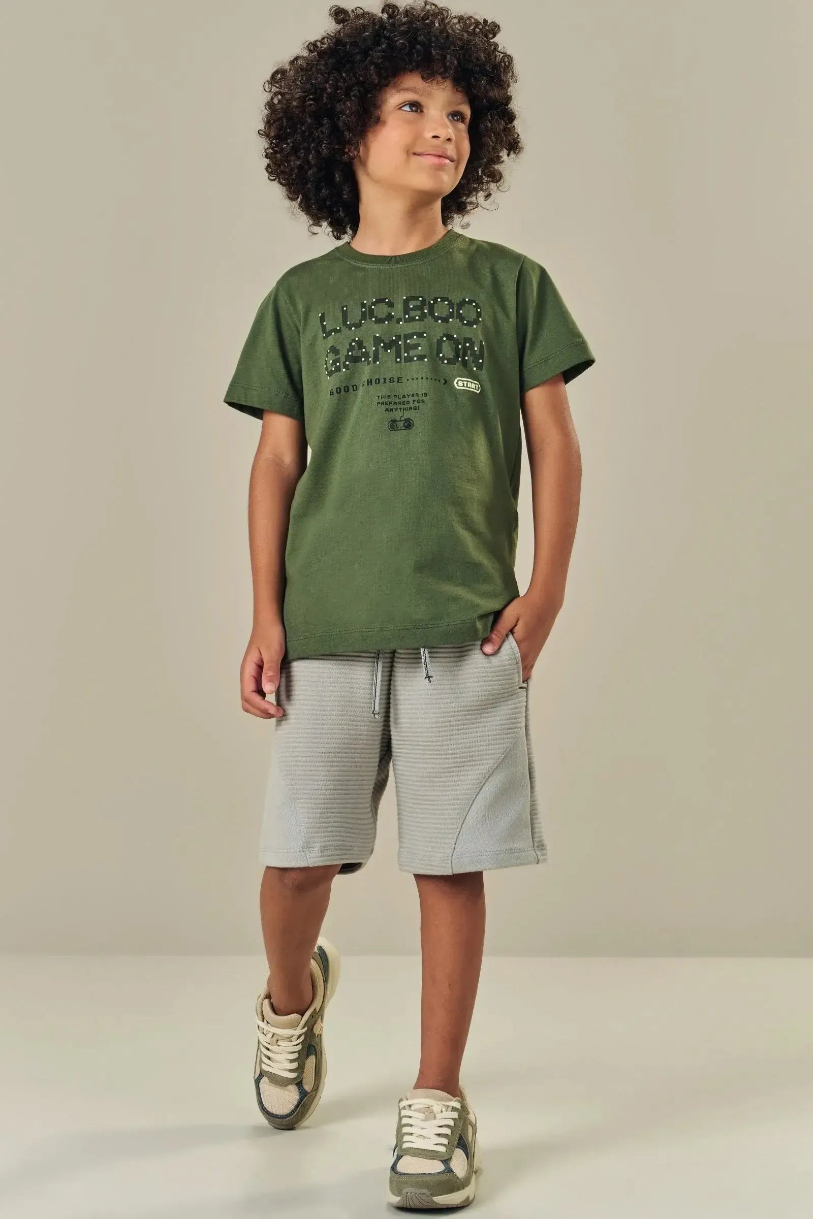 Conjunto de Camiseta em Meia Malha e Bermuda em Moletom Relevo 84499 LucBoo Infantil Menino