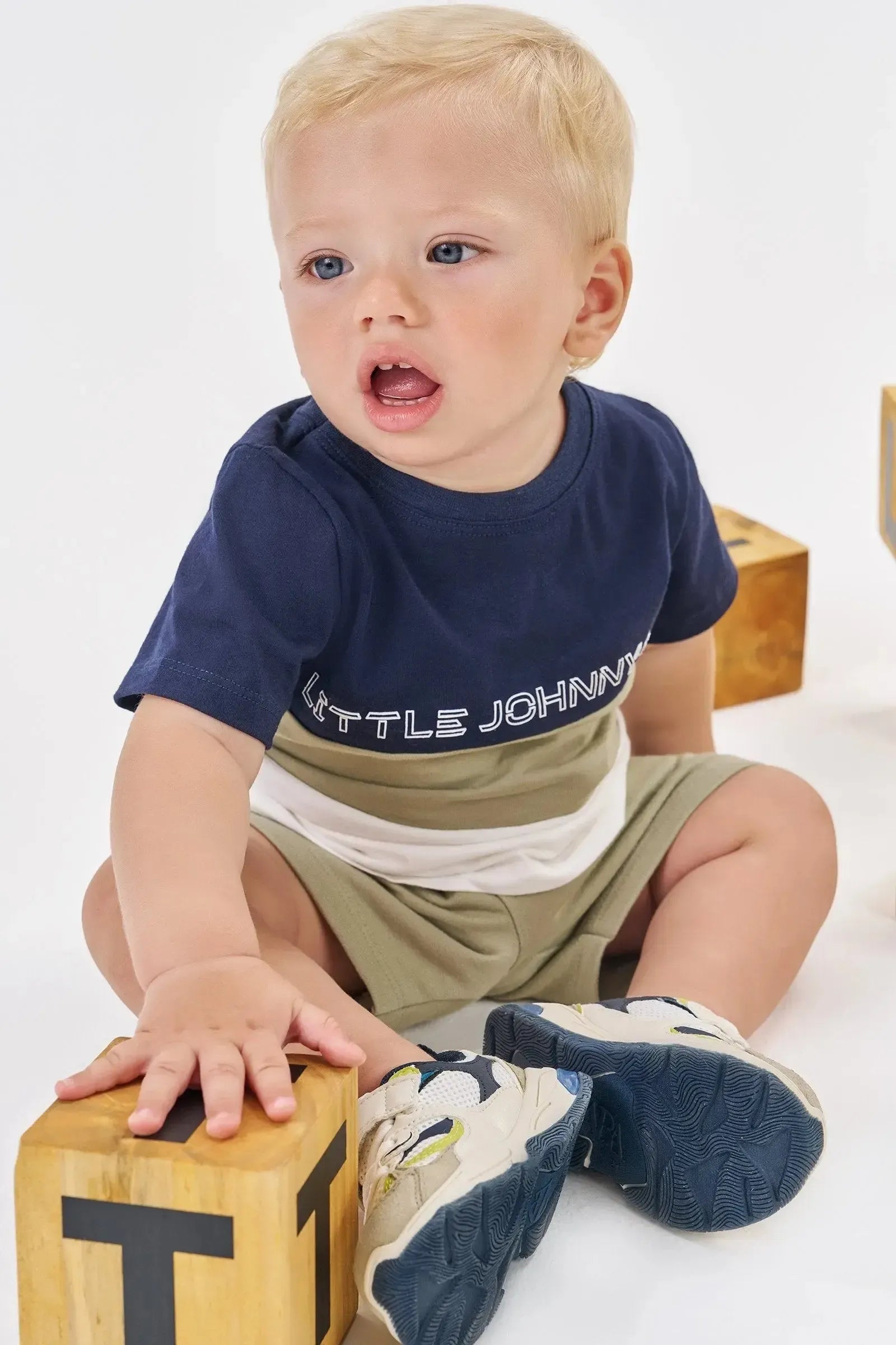 Conjunto de Camiseta em Meia Malha e Bermuda em Moletom sem Pelucia 87716 Johnny Fox Bebê Menino