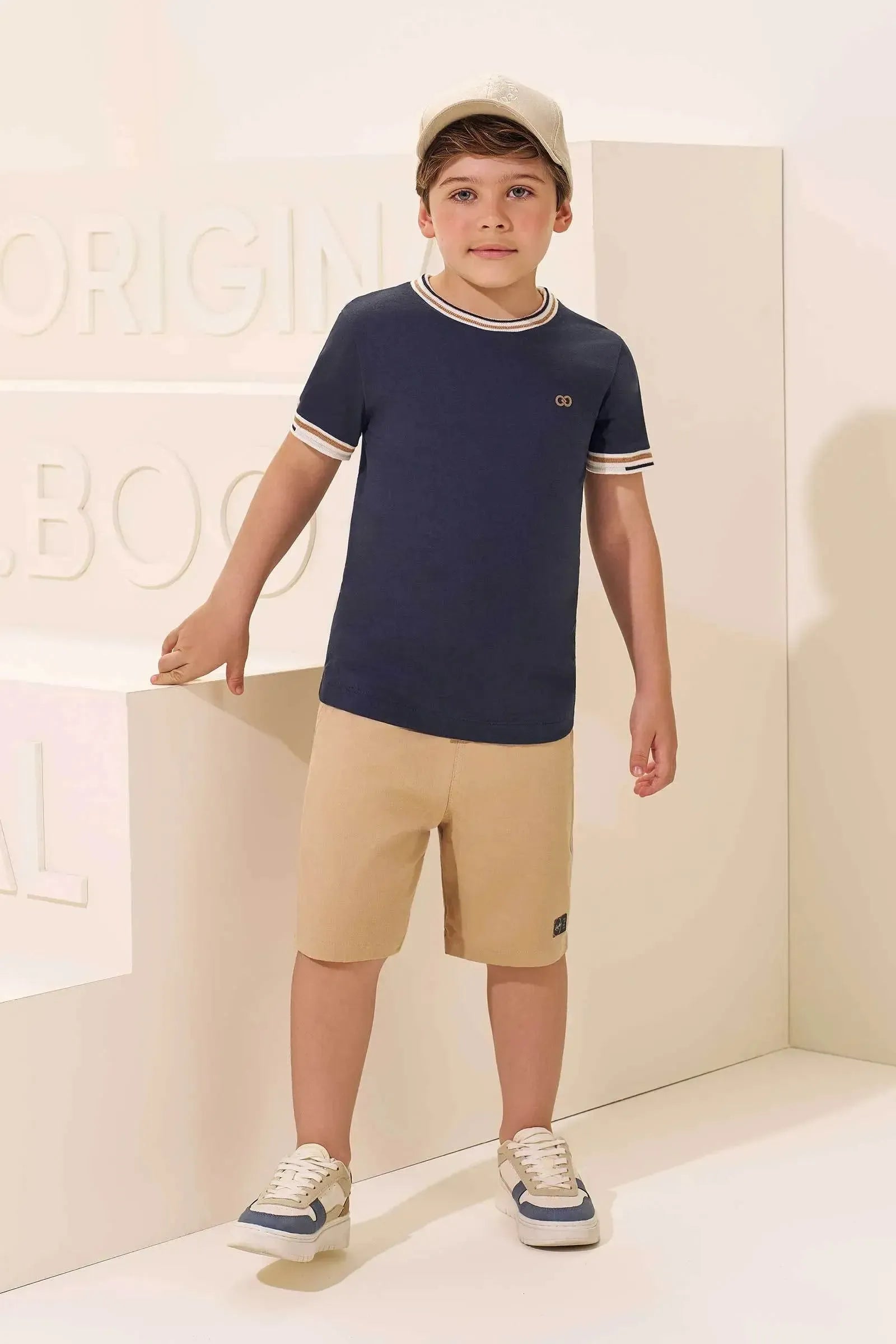 Conjunto de Camiseta em Meia Malha e Bermuda em Sarja Girassol com Elastano 96986 LucBoo Infantil Menino