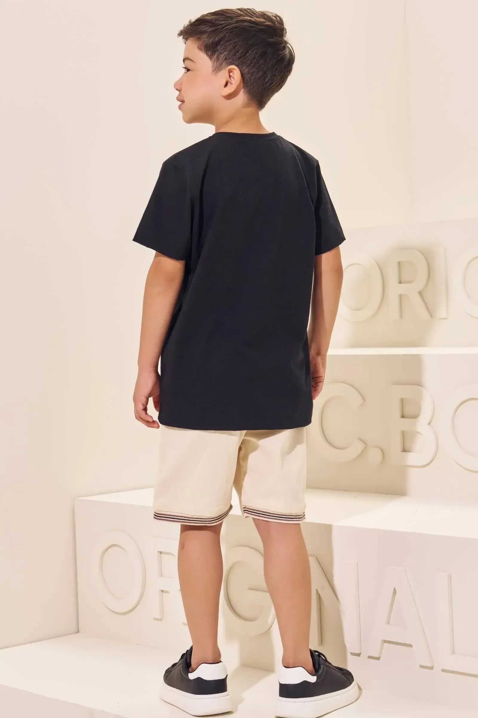 Conjunto de Camiseta em Meia Malha e Bermuda em Sarja Stretch com Elastano 96980 LucBoo Infantil Menino