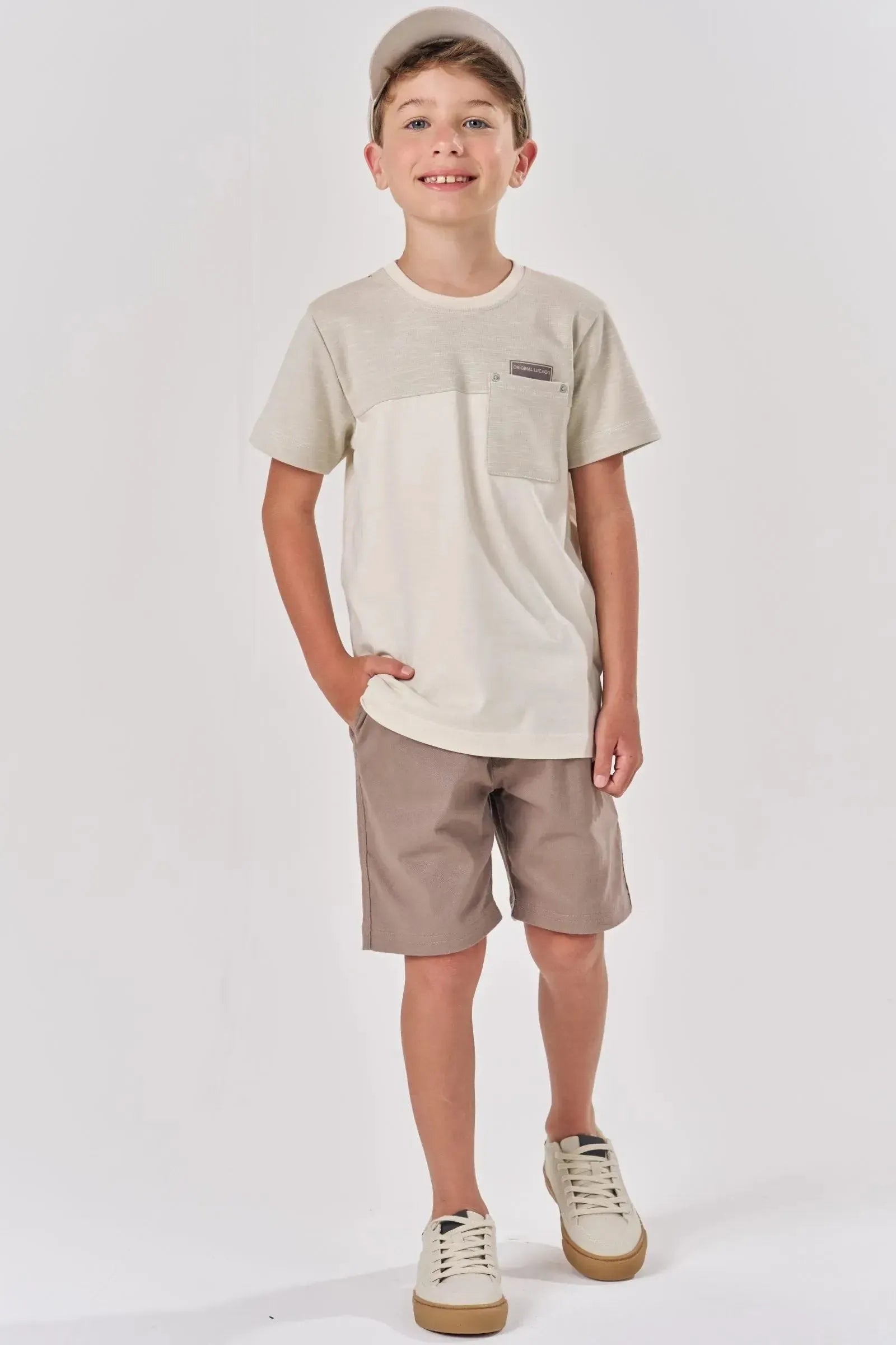 Conjunto de Camiseta em Meia Malha e Bermuda em Sarja Stretch com Elastano 85551 LucBoo Infantil Menino