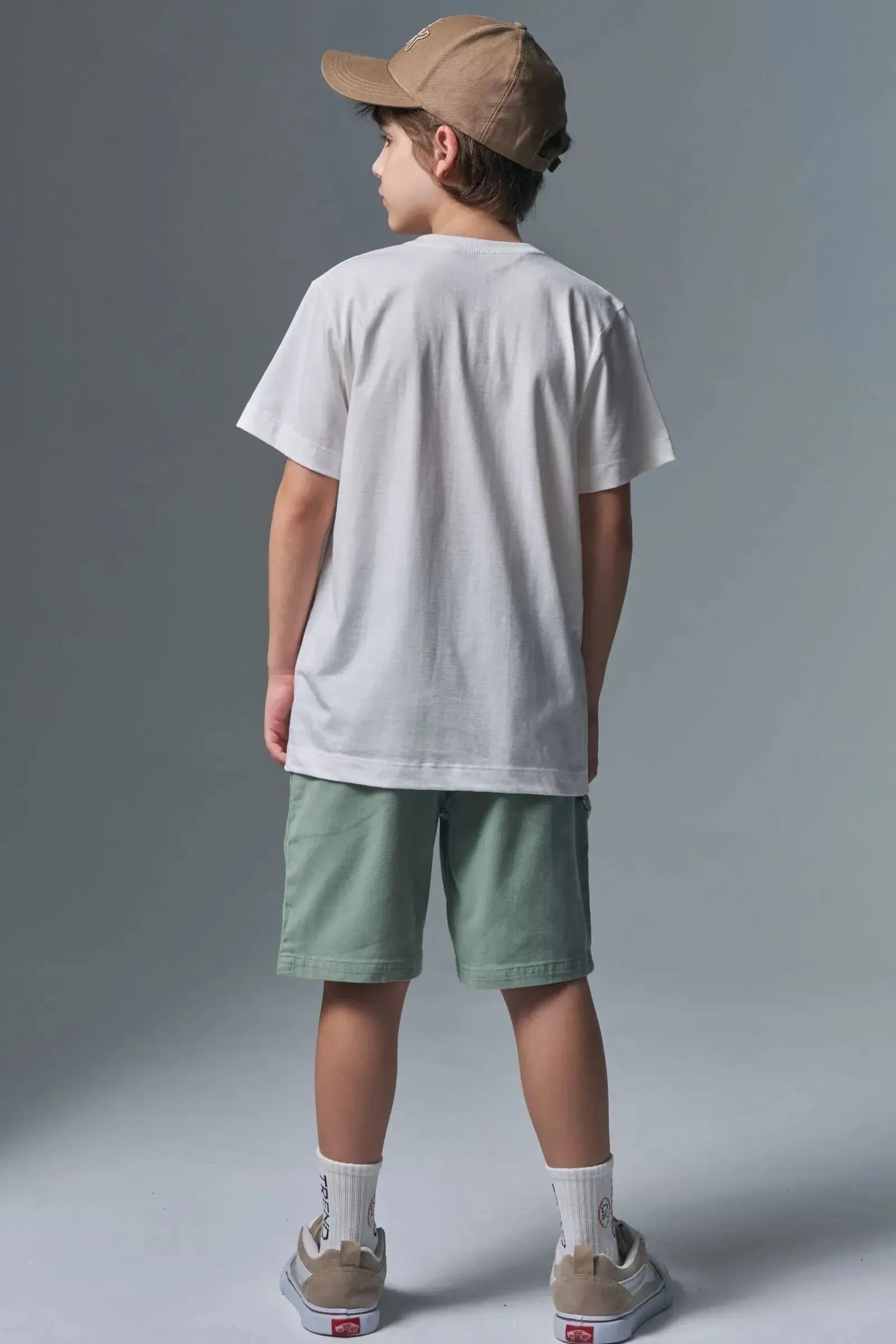 Conjunto de Camiseta em Meia Malha e Bermuda em Sarja Stretch com Elastano 96837 Johnny Fox Teen Menino