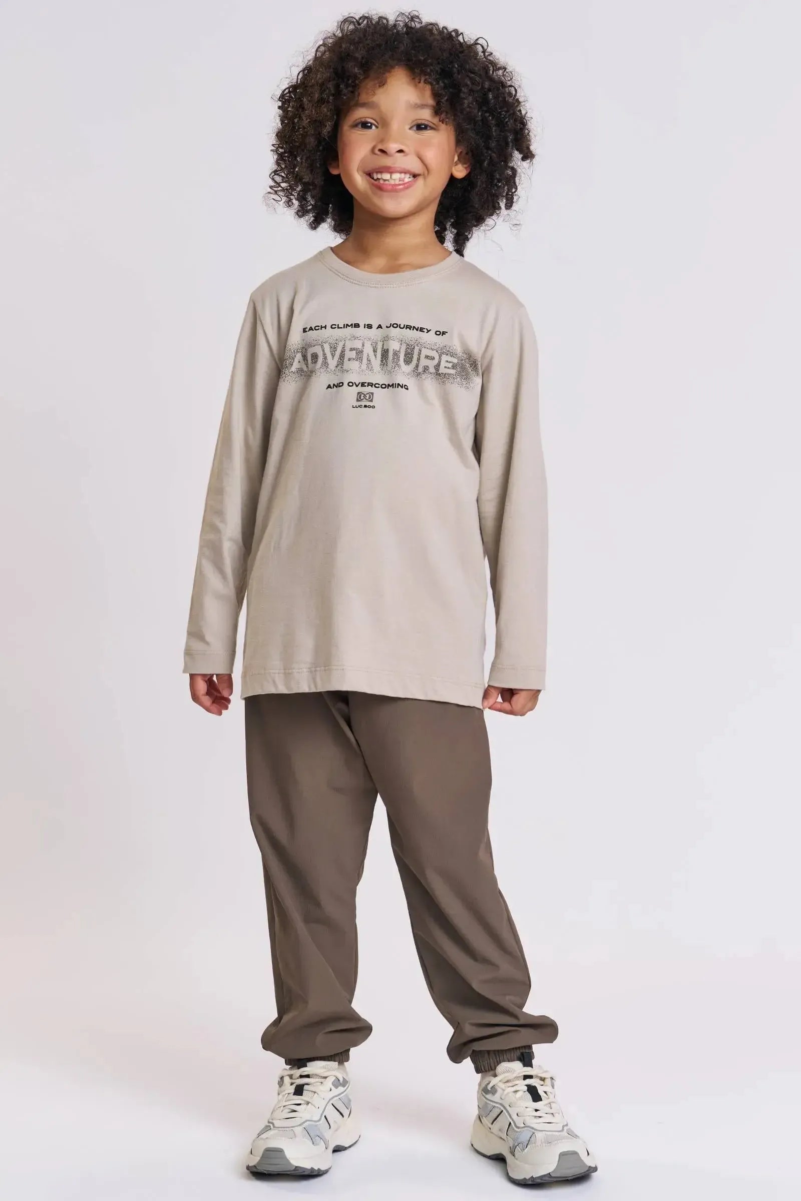 Conjunto de Camiseta em Meia Malha e Calça Jogger em Nylon Ripstop com Elastano 92062 LucBoo Infantil Menino