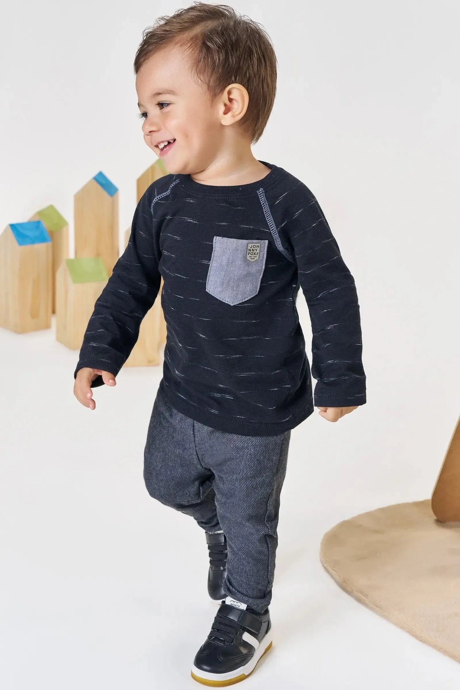 Conjunto de Camiseta Malha Jet e Calça Comfy em Cotton Jeans com Elastano 92337 Johnny Fox Bebê Menino