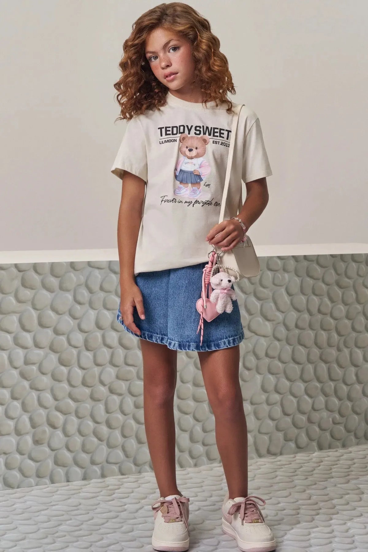 Conjunto de Camiseta Over em Meia Malha e Short Saia em Jeans Wishita 98780 Lilimoon Teen Menina