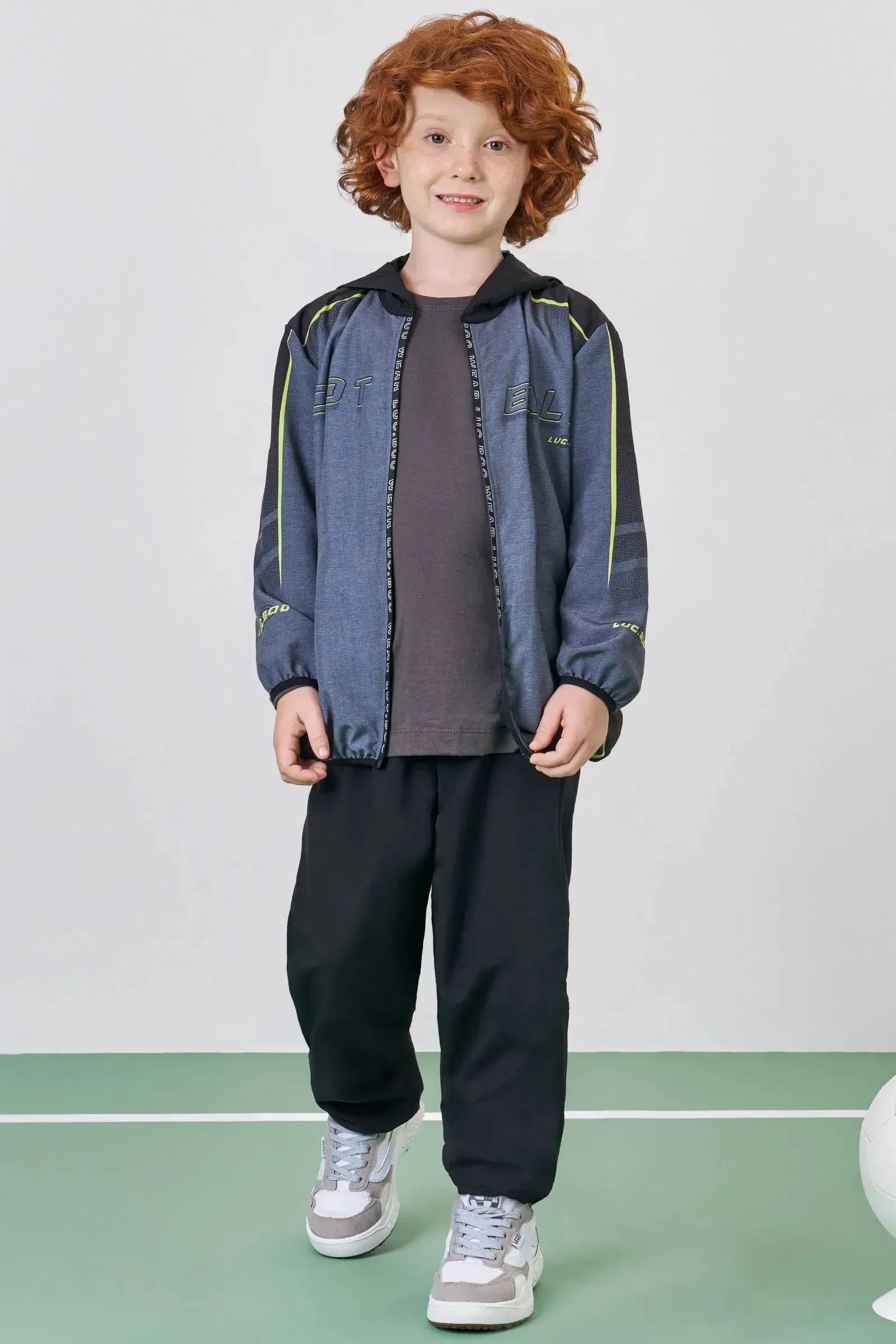 Conjunto de Jaqueta Corta Vento e Calça Jogger em Nylon com Elastano 91784 LucBoo Infantil Menino