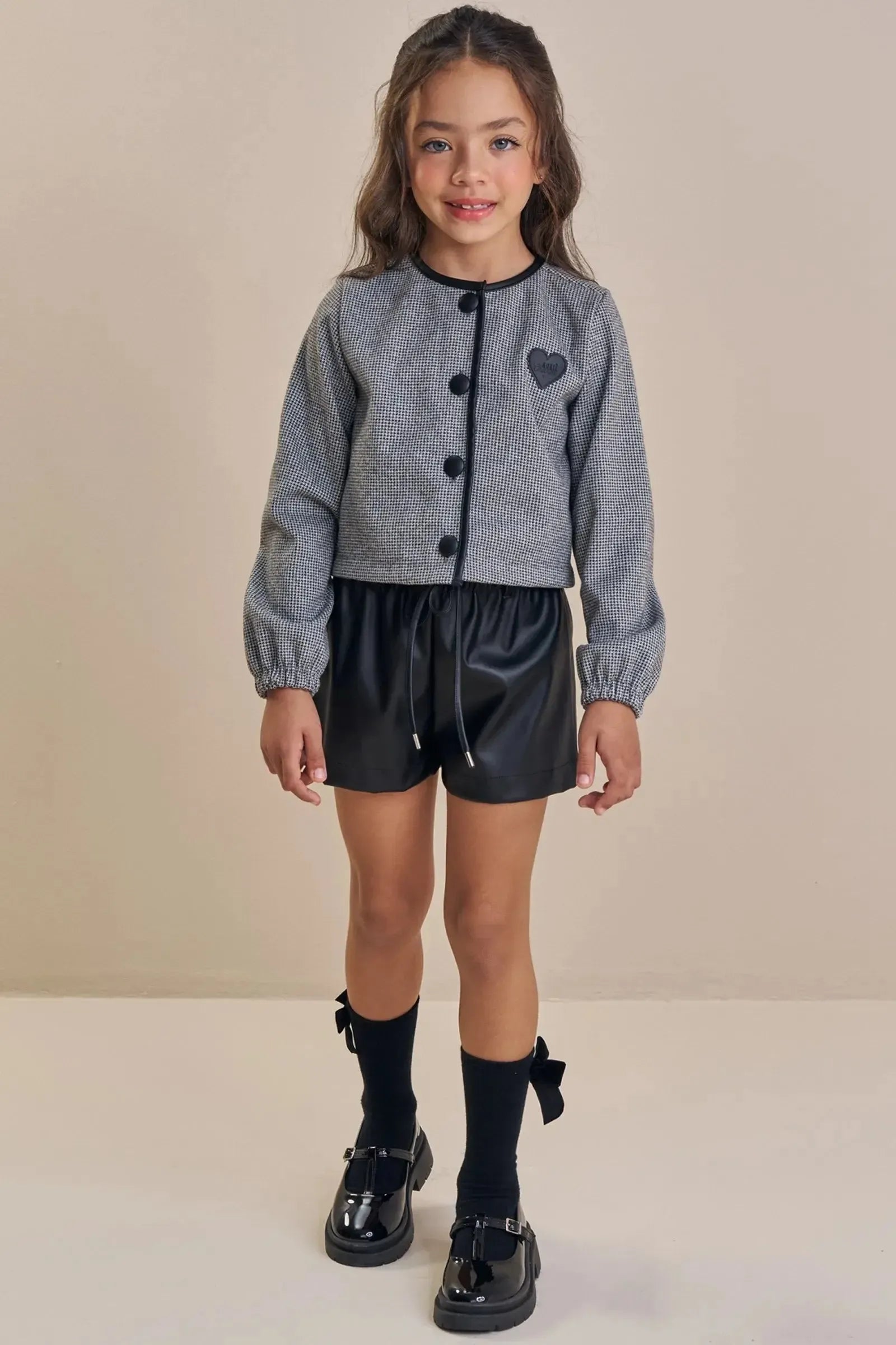 Conjunto de Jaqueta em Lã Pied de Poule e Shorts em Couro Eco 90278 Kukiê Infantil Menina