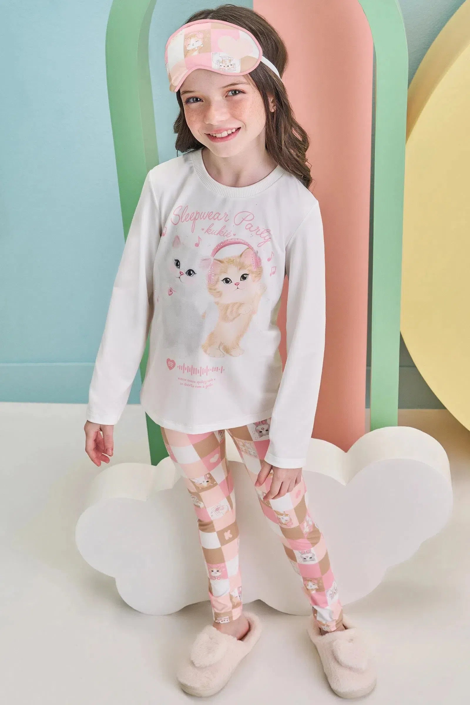 Conjunto de Pijama com Blusa e Calça Legging em Malha Comfy 79212 Kukiê Infantil Menina