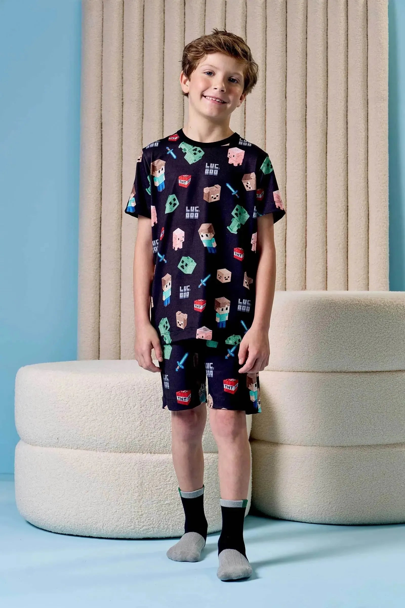 Conjunto de Pijama com Camiseta e Bermuda em Malha Power 97066 LucBoo Infantil Menino