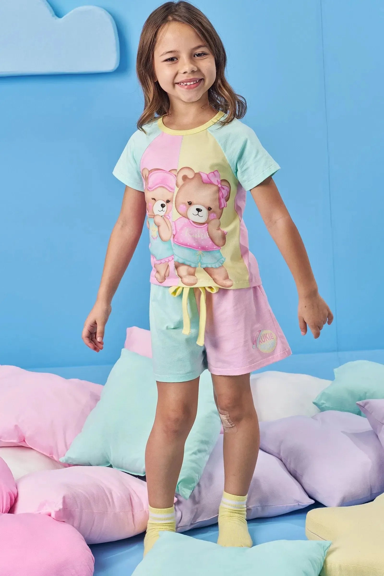 Conjunto de Pijama de Blusa e Shorts em Meia Malha 83071 Kukiê Infantil Menina